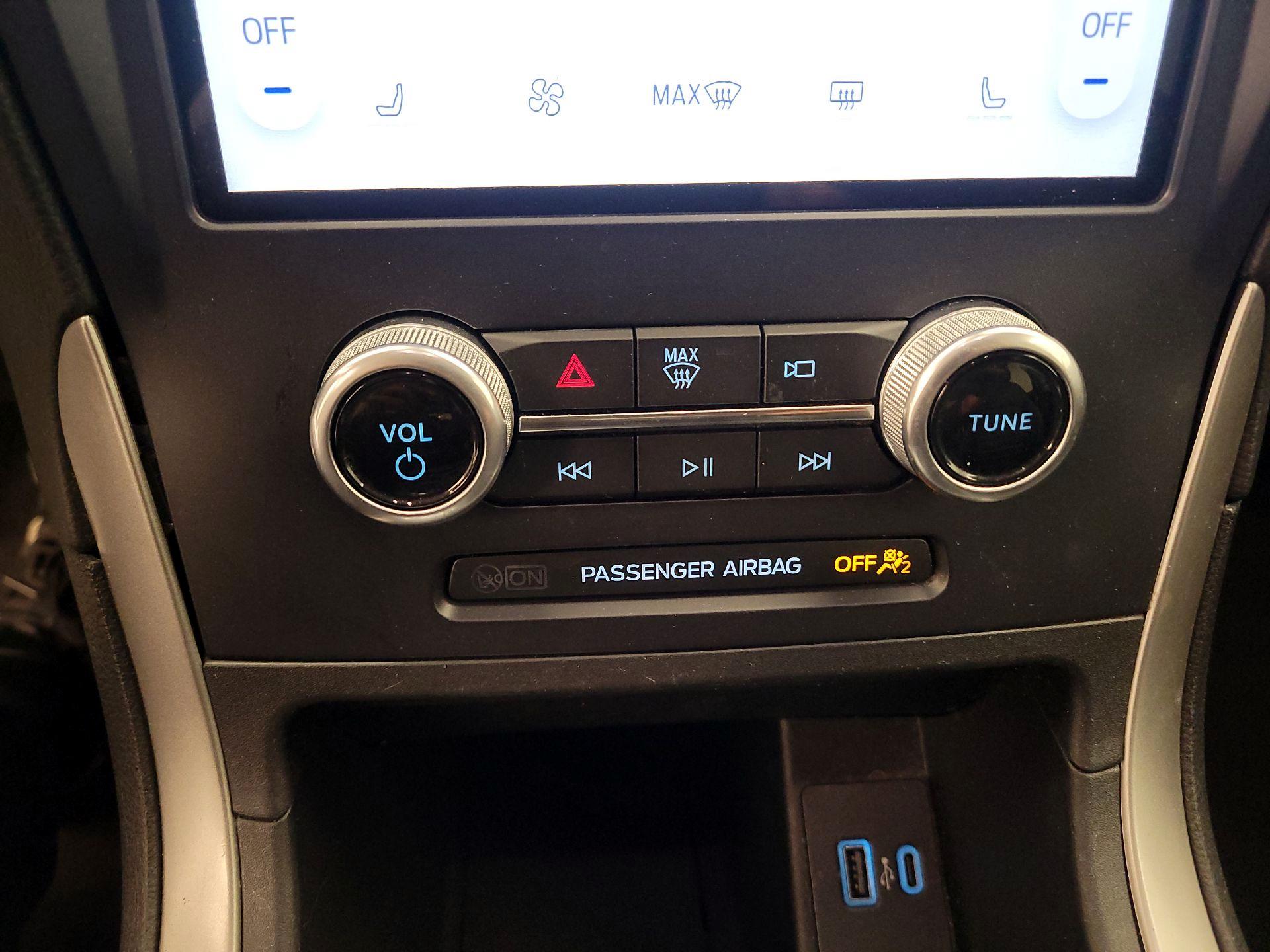 Thumbnail: 2022 Ford Edge - 16