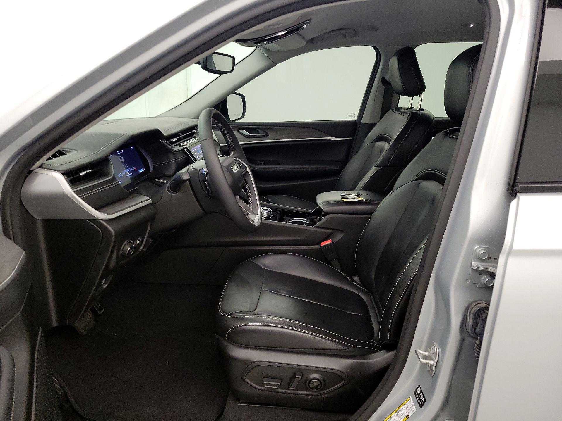 Thumbnail: 2023 Jeep Grand Cherokee L - 11