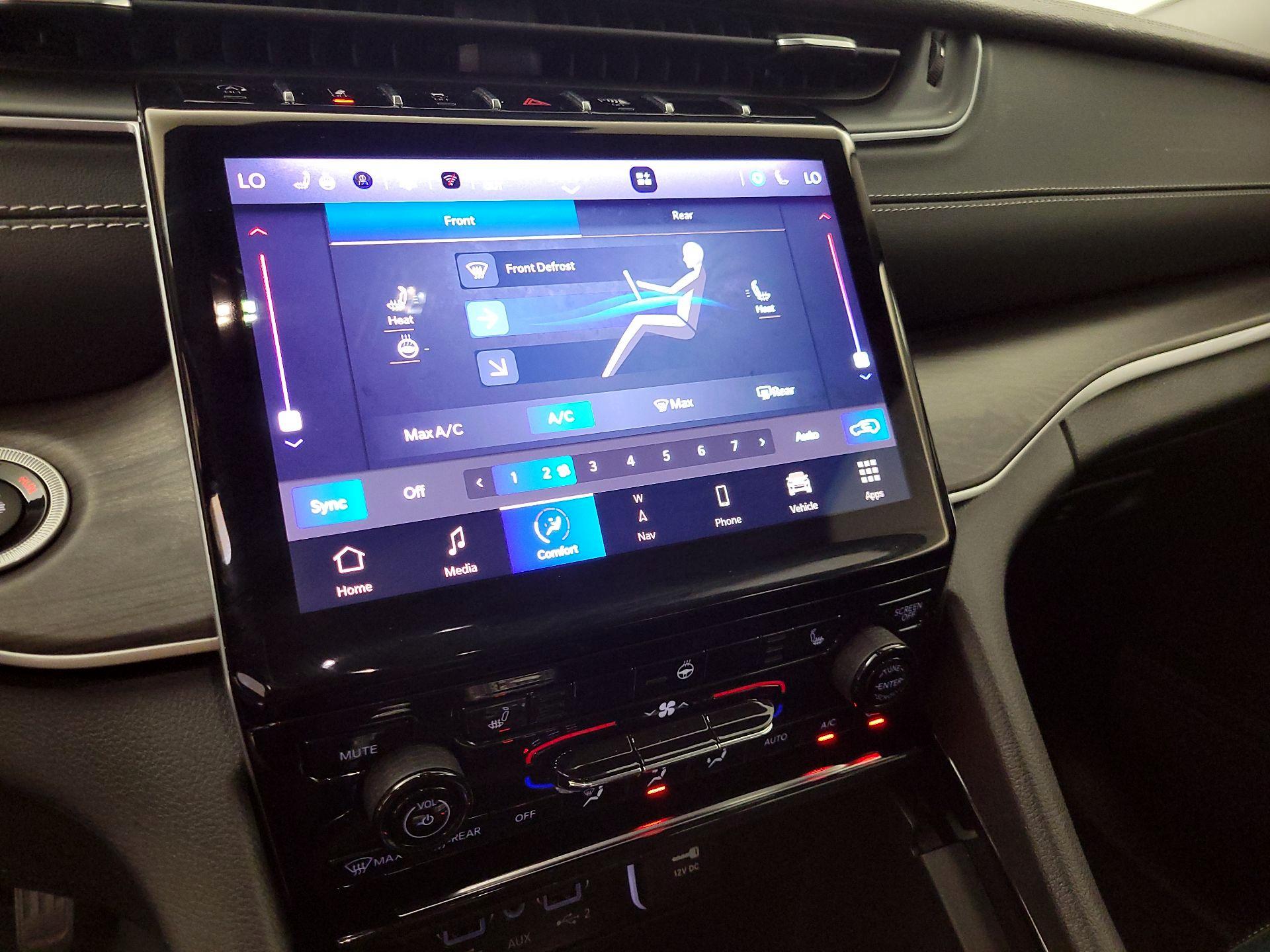 Thumbnail: 2023 Jeep Grand Cherokee L - 17