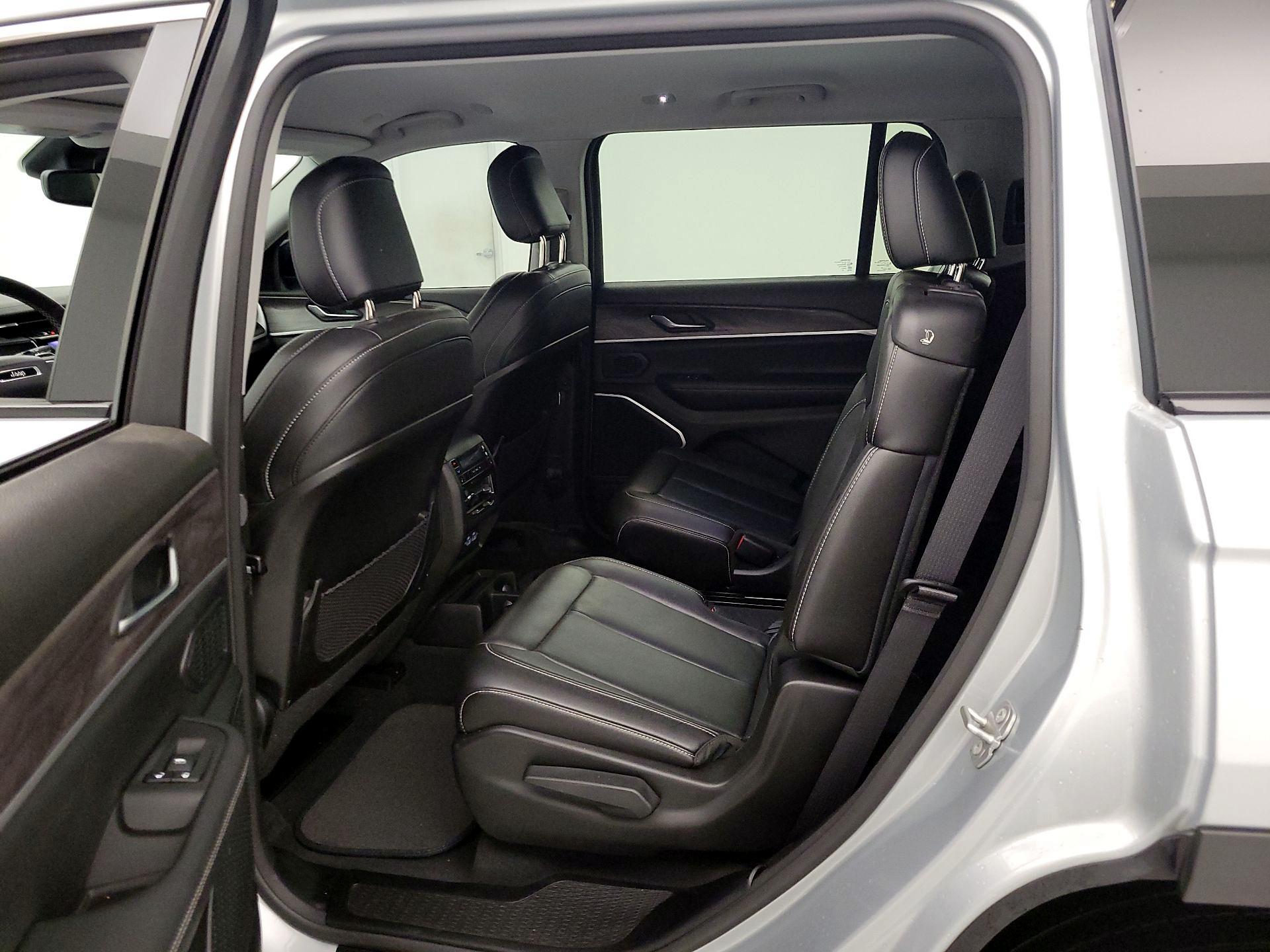 Thumbnail: 2023 Jeep Grand Cherokee L - 20