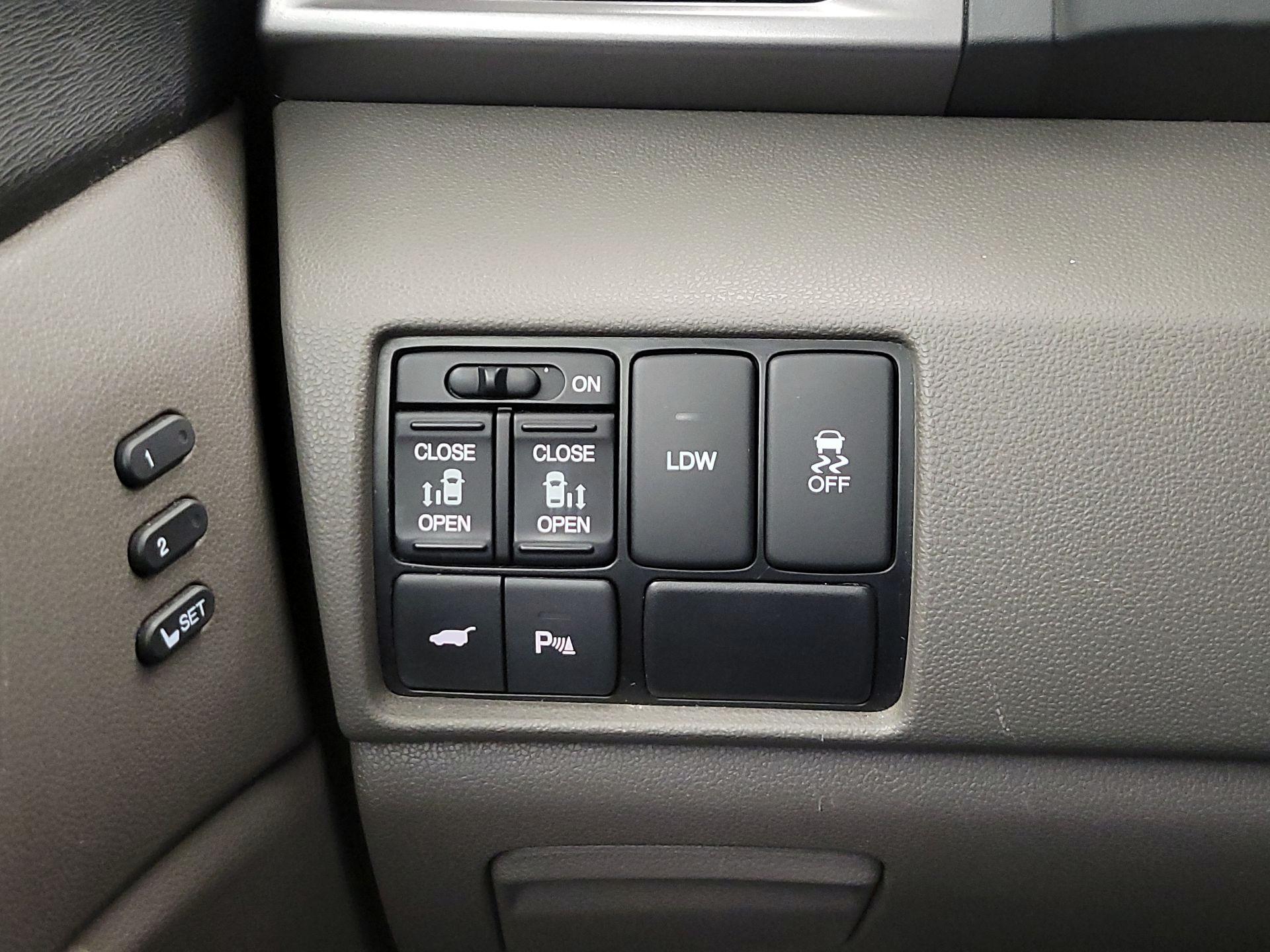 Thumbnail: 2014 Honda Odyssey - 13