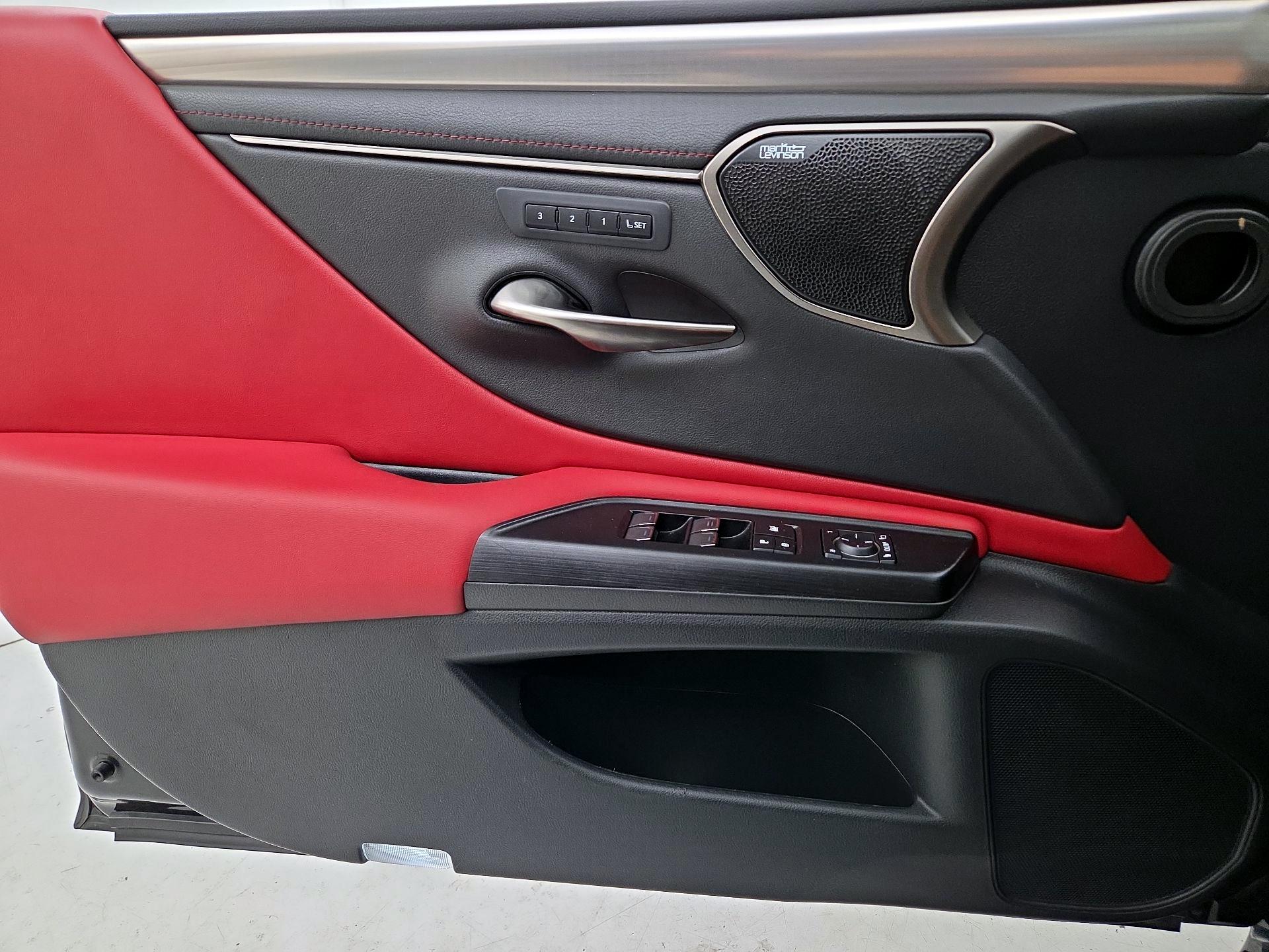 Thumbnail: 2021 Lexus ES - 12