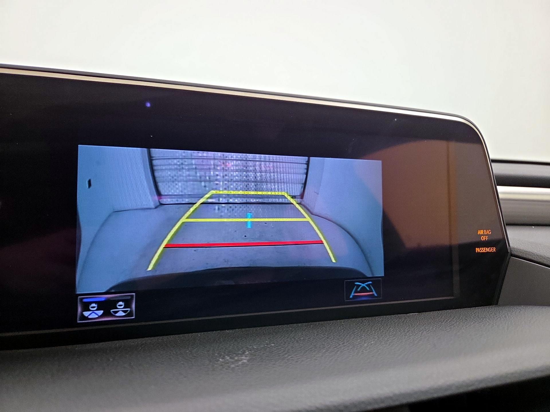 Thumbnail: 2021 Lexus ES - 15