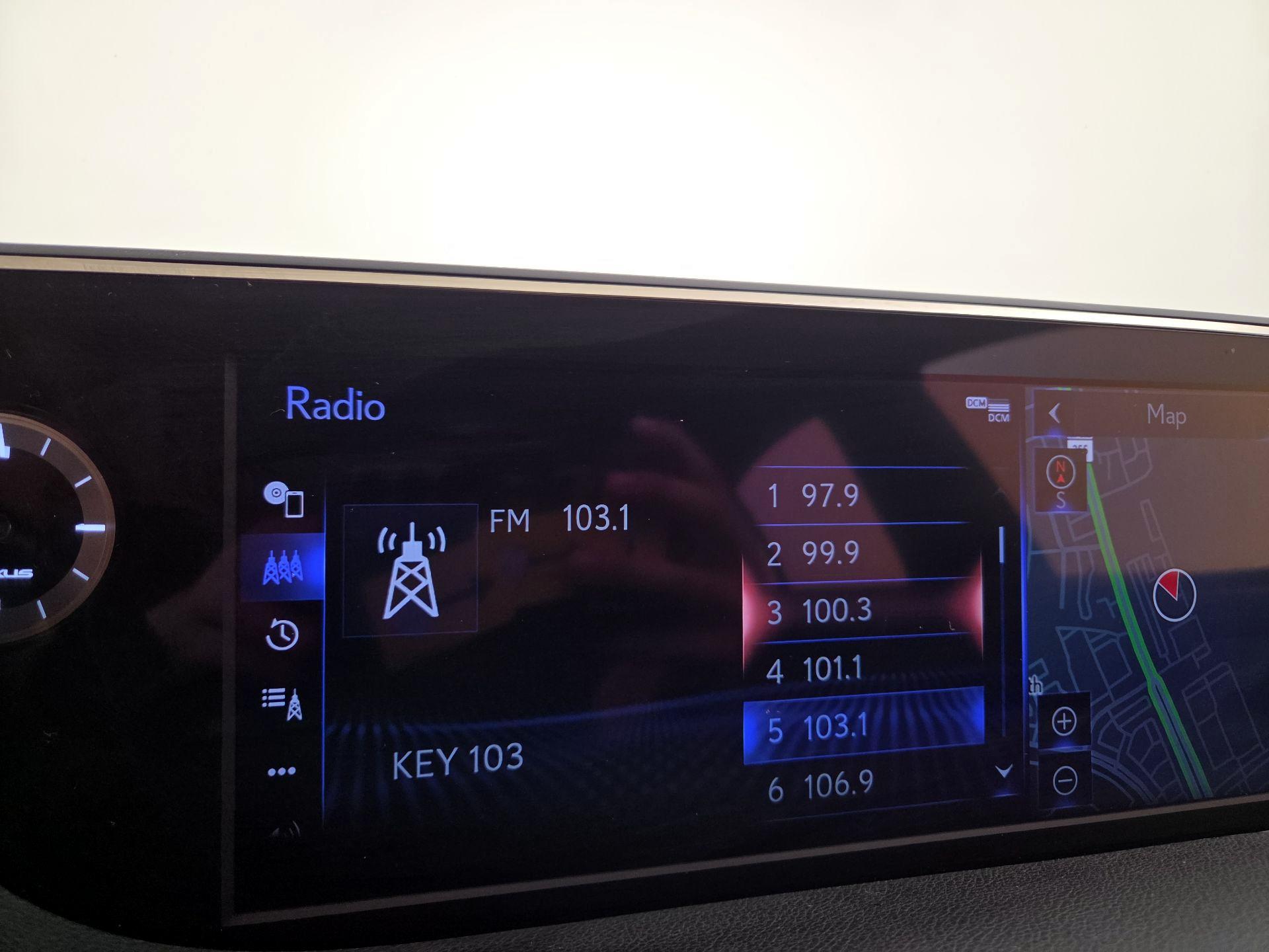 Thumbnail: 2021 Lexus ES - 16