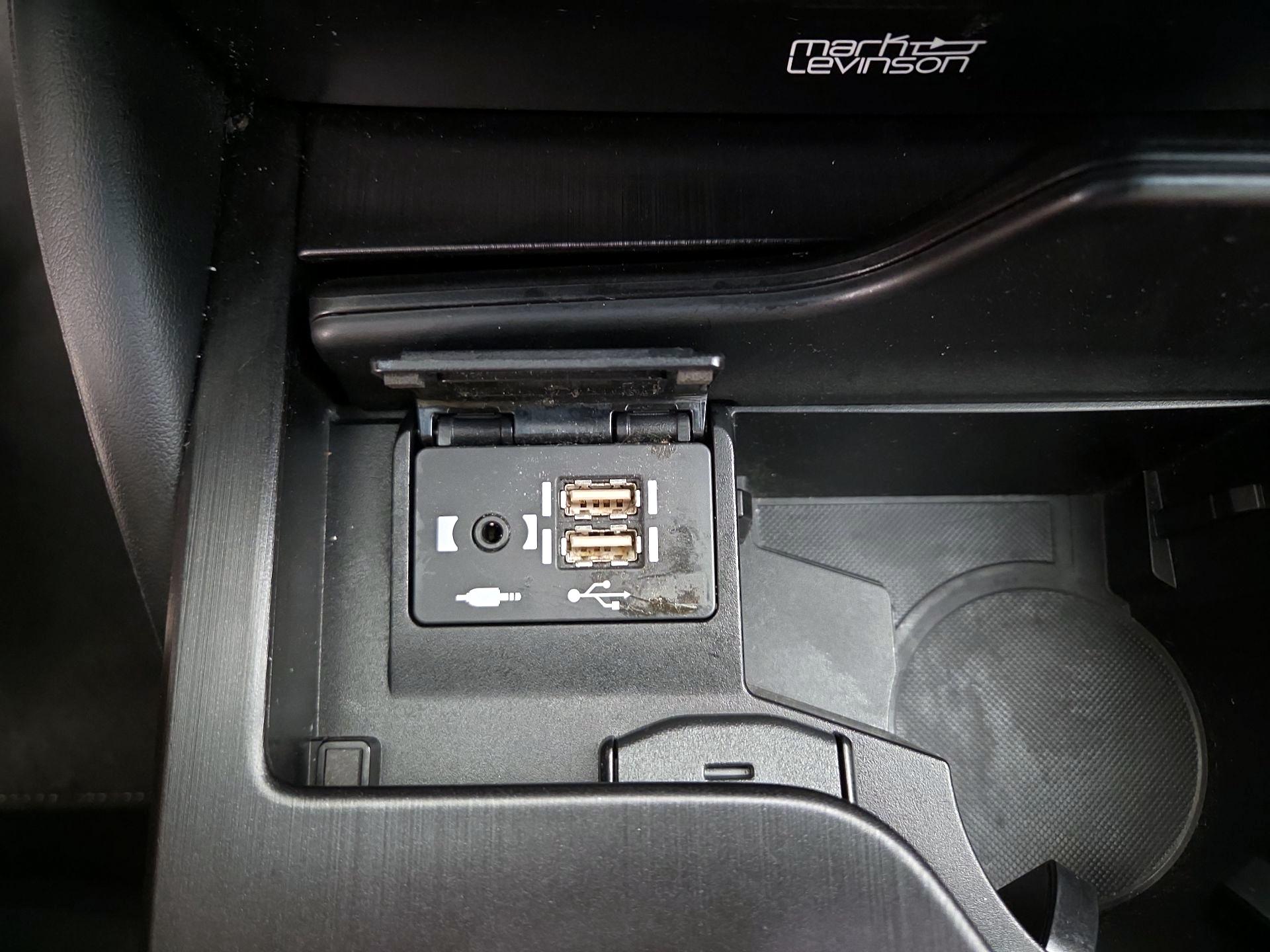 Thumbnail: 2021 Lexus ES - 19