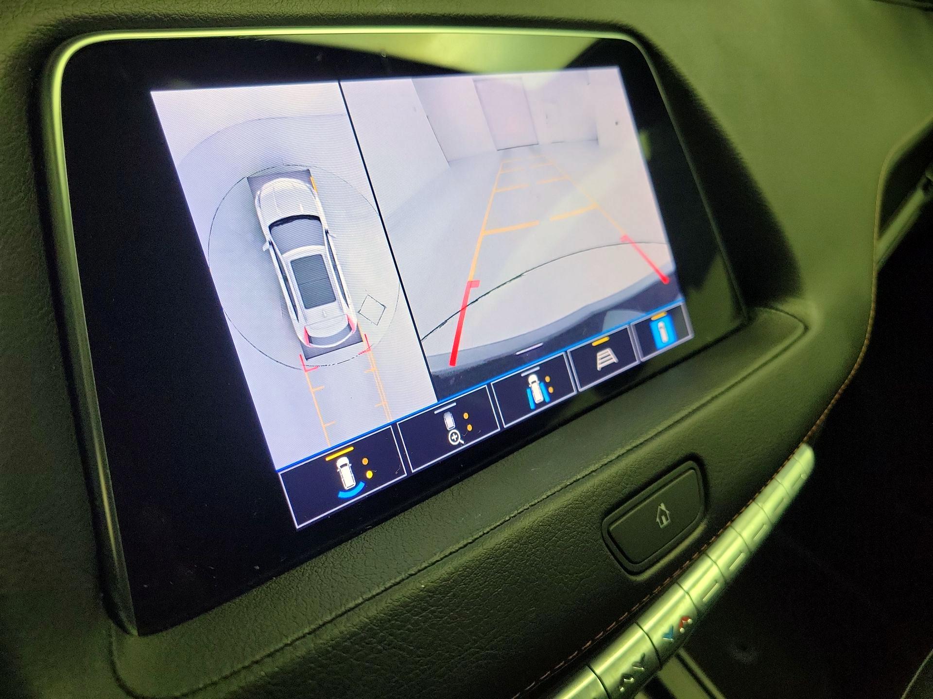 Thumbnail: 2023 Cadillac XT4 - 14