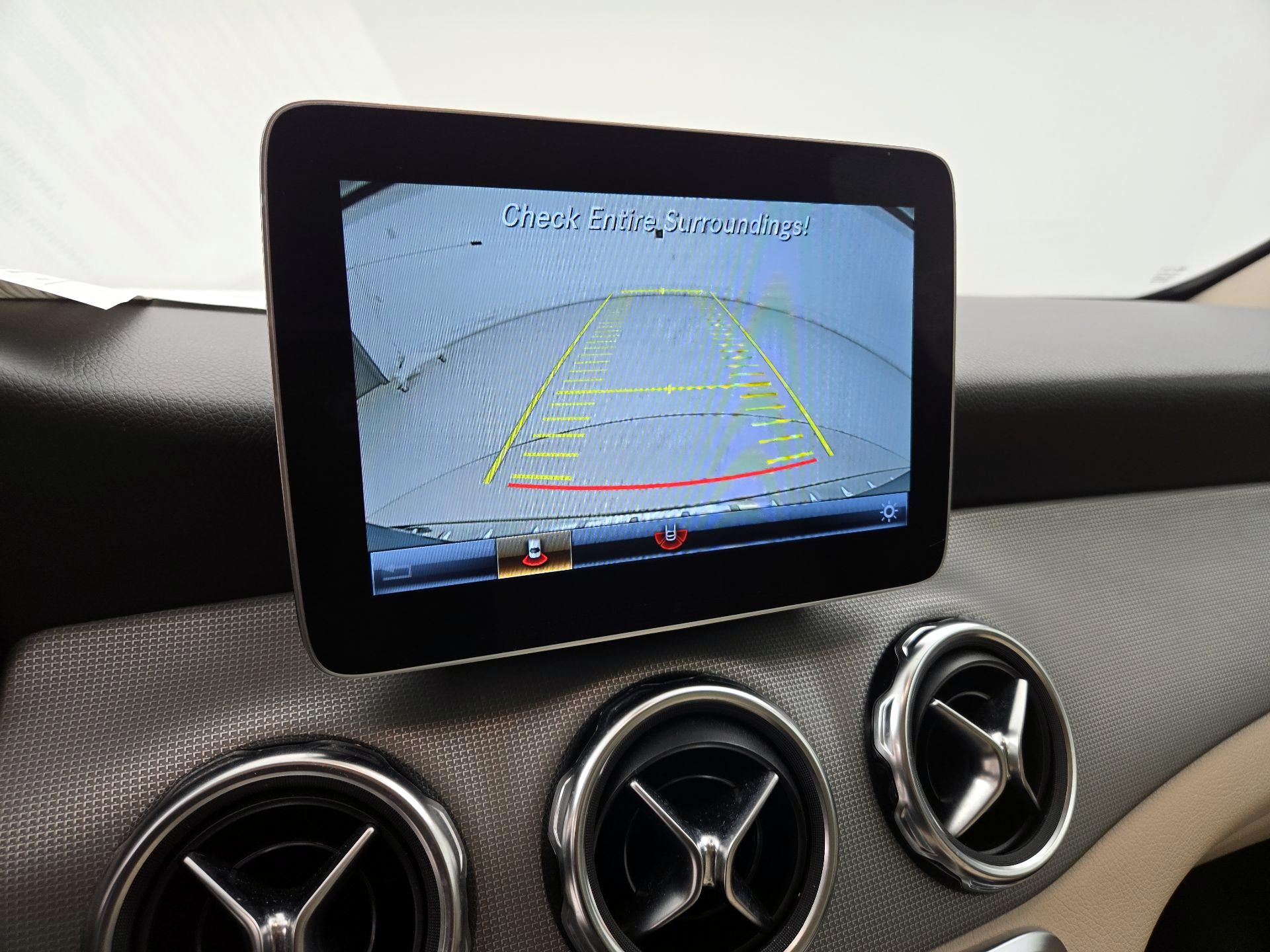 Thumbnail: 2019 Mercedes-Benz GLA - 14