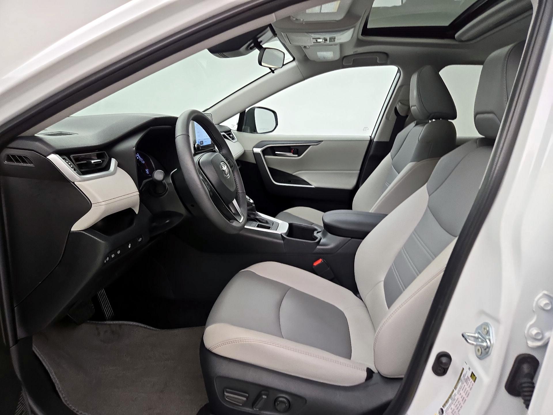 Thumbnail: 2025 Toyota RAV4 - 11