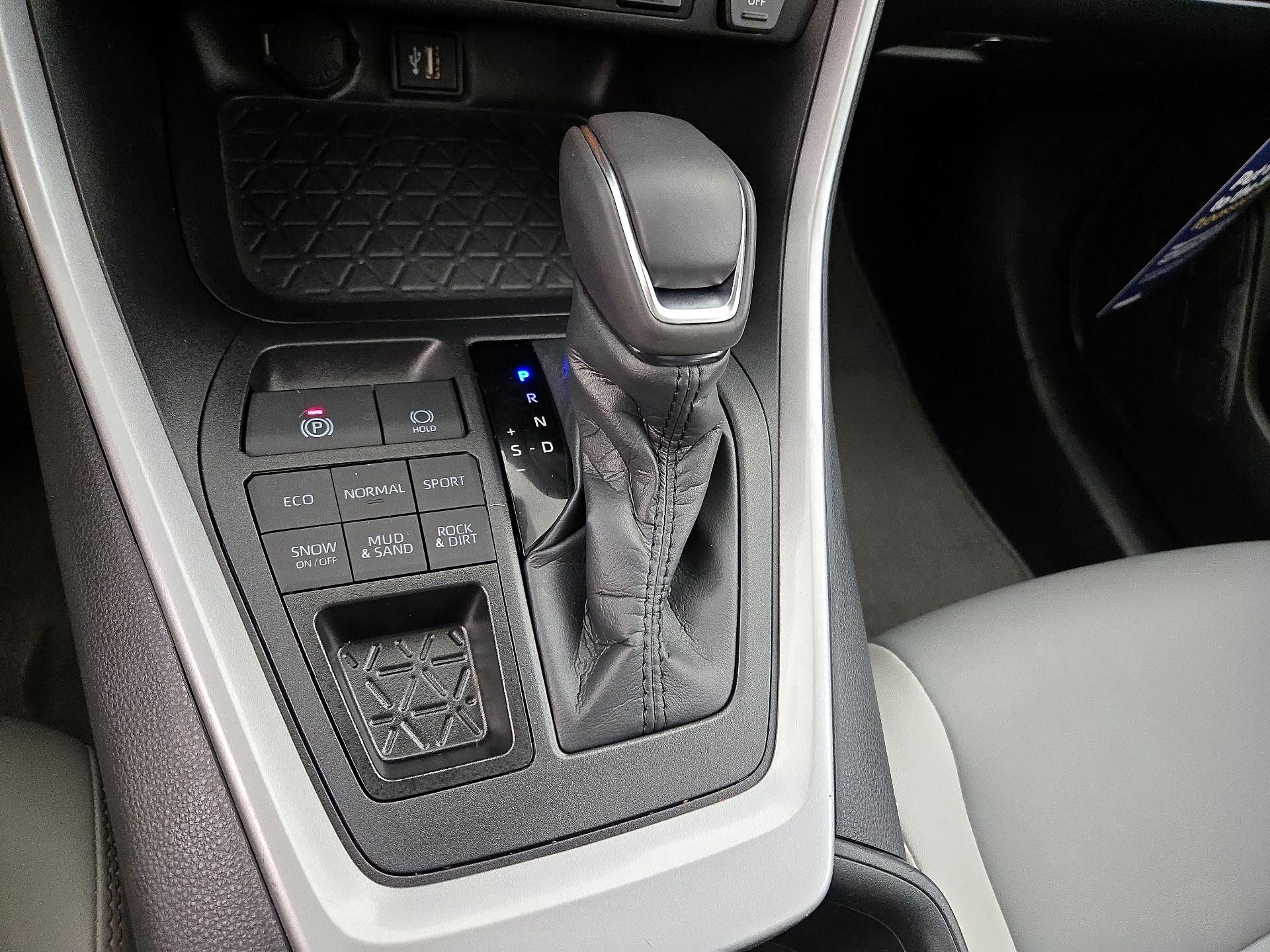 Thumbnail: 2025 Toyota RAV4 - 17