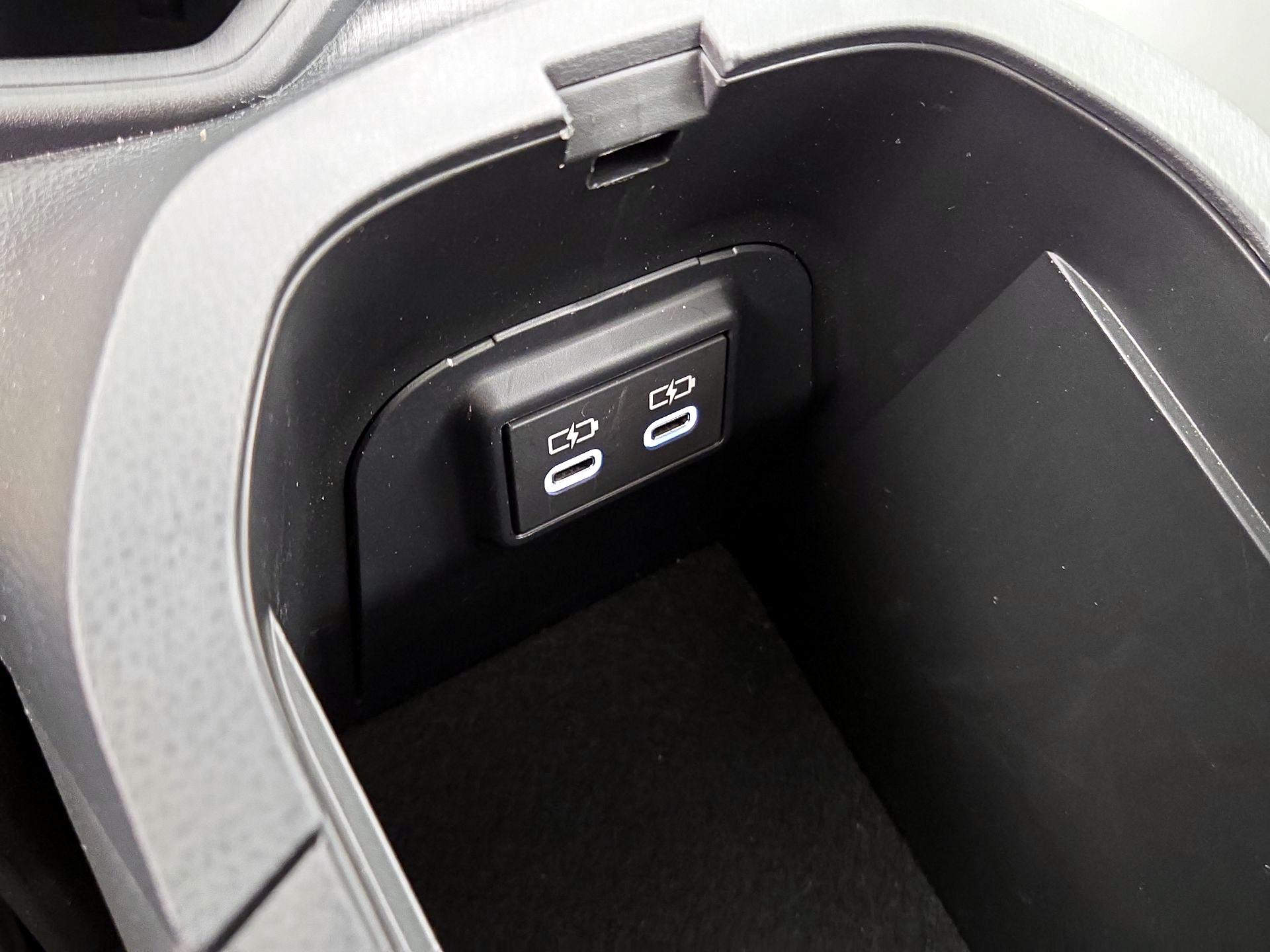 Thumbnail: 2025 Toyota RAV4 - 18