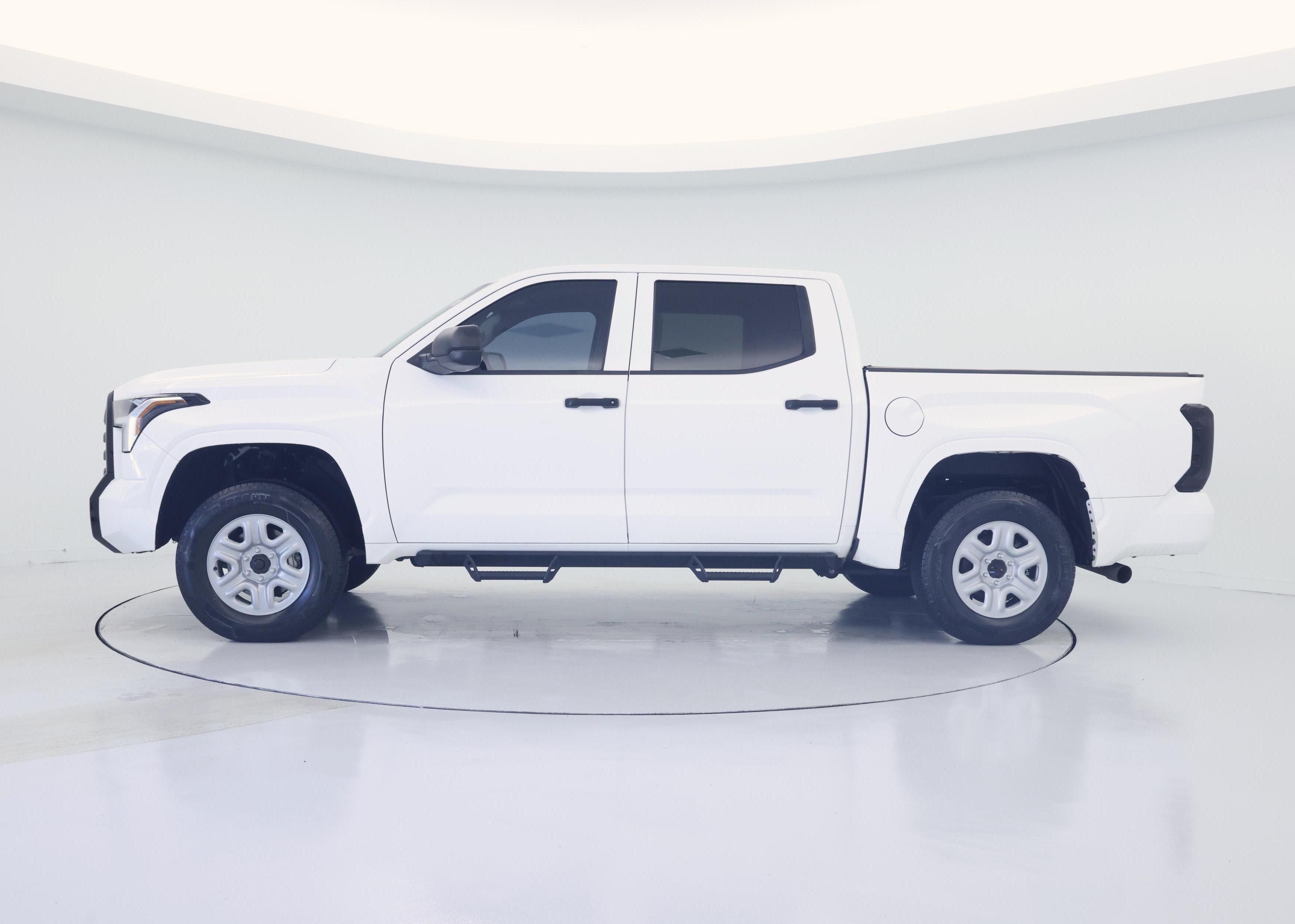 Thumbnail: 2022 Toyota Tundra - 3