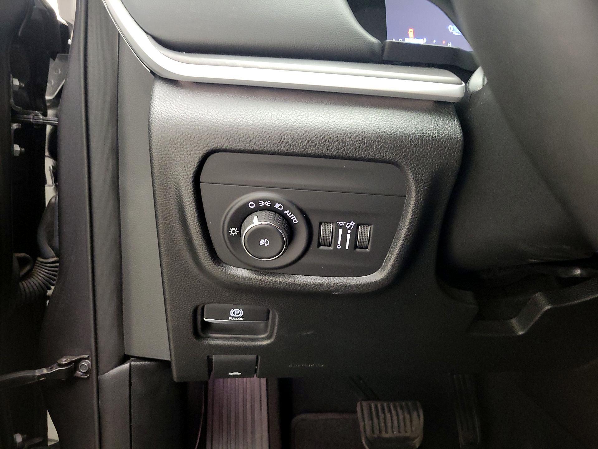 Thumbnail: 2023 Jeep Grand Cherokee - 11