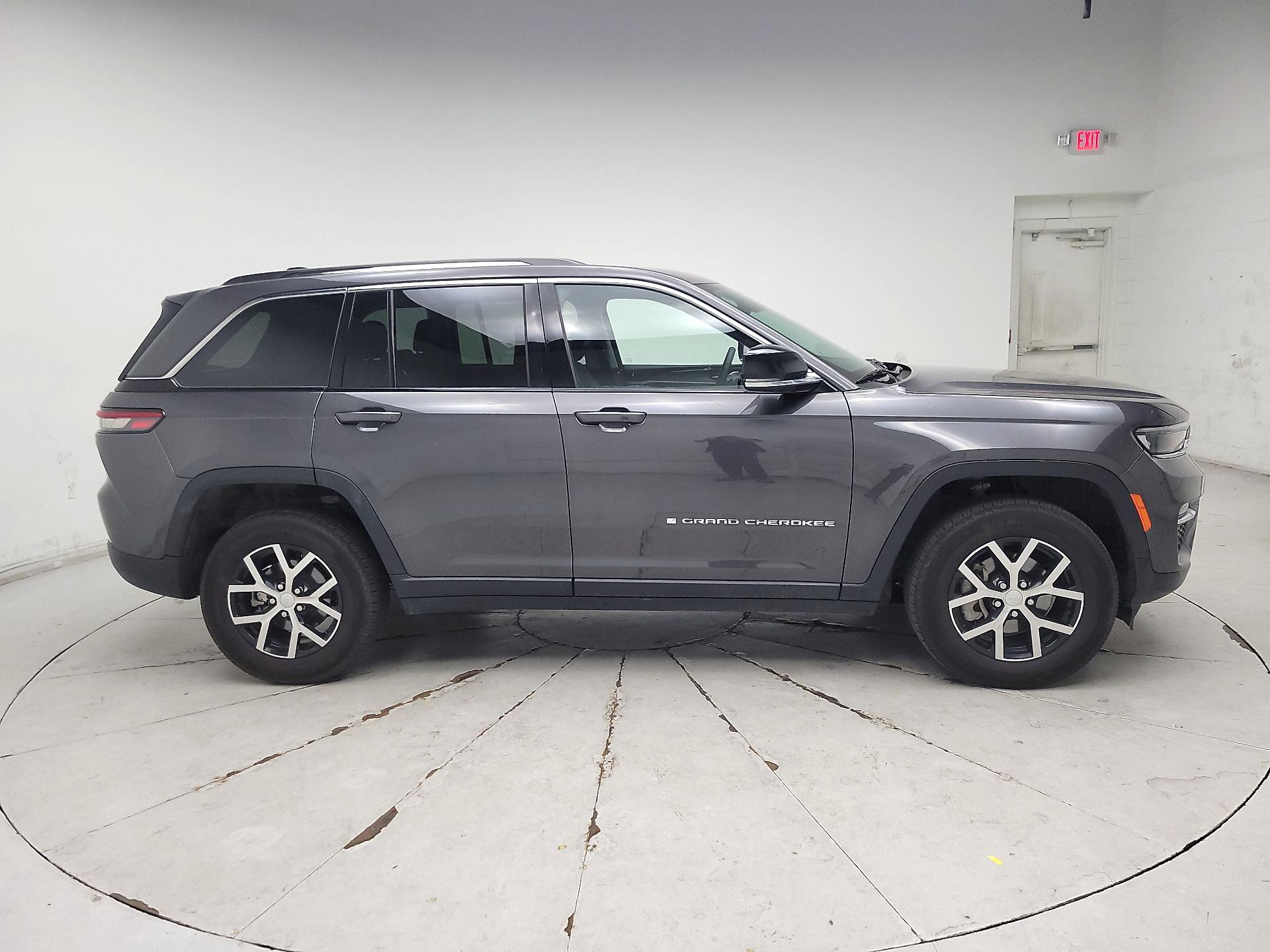 Thumbnail: 2023 Jeep Grand Cherokee - 4