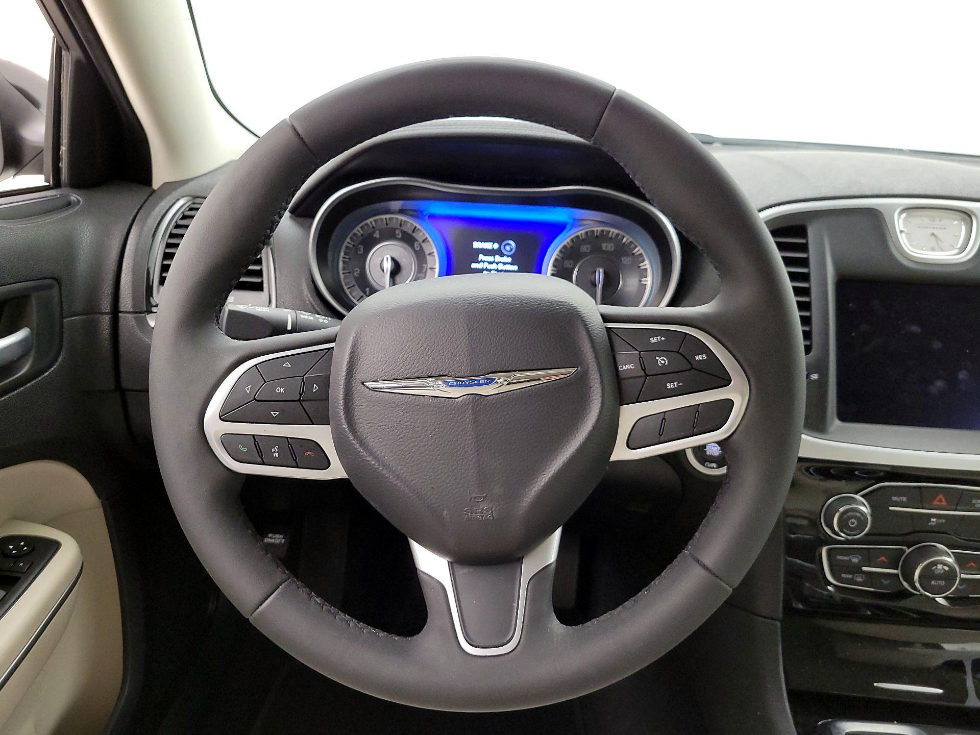 Thumbnail: 2023 Chrysler 300 - 10