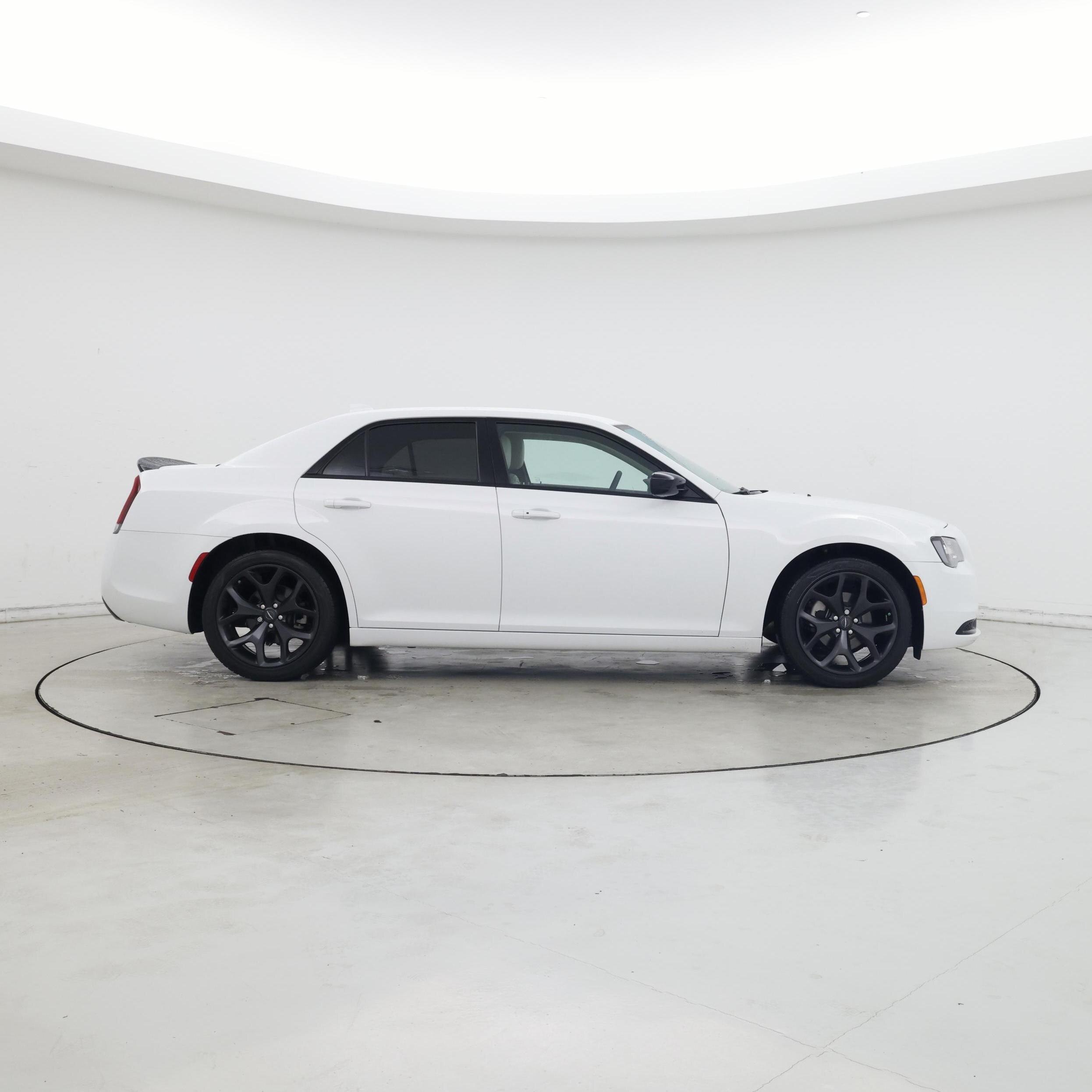 Thumbnail: 2023 Chrysler 300 - 7