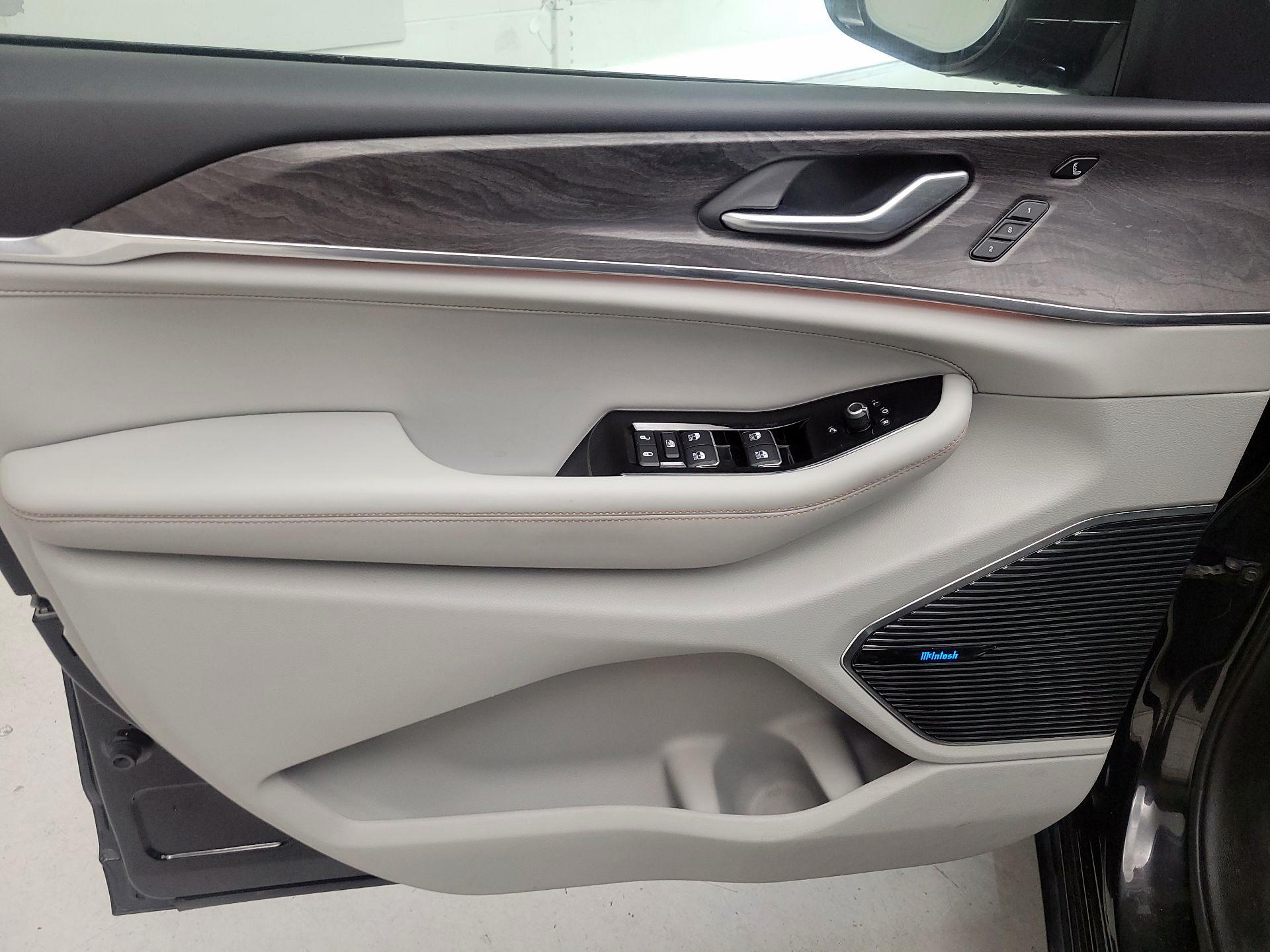 Thumbnail: 2021 Jeep Grand Cherokee L - 10