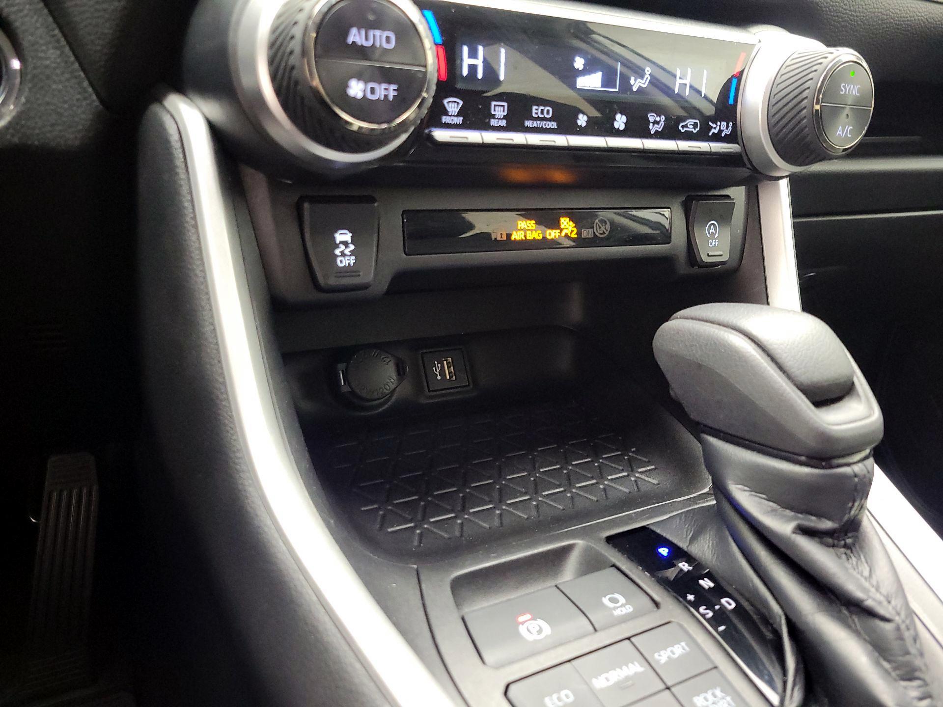 Thumbnail: 2023 Toyota RAV4 - 17