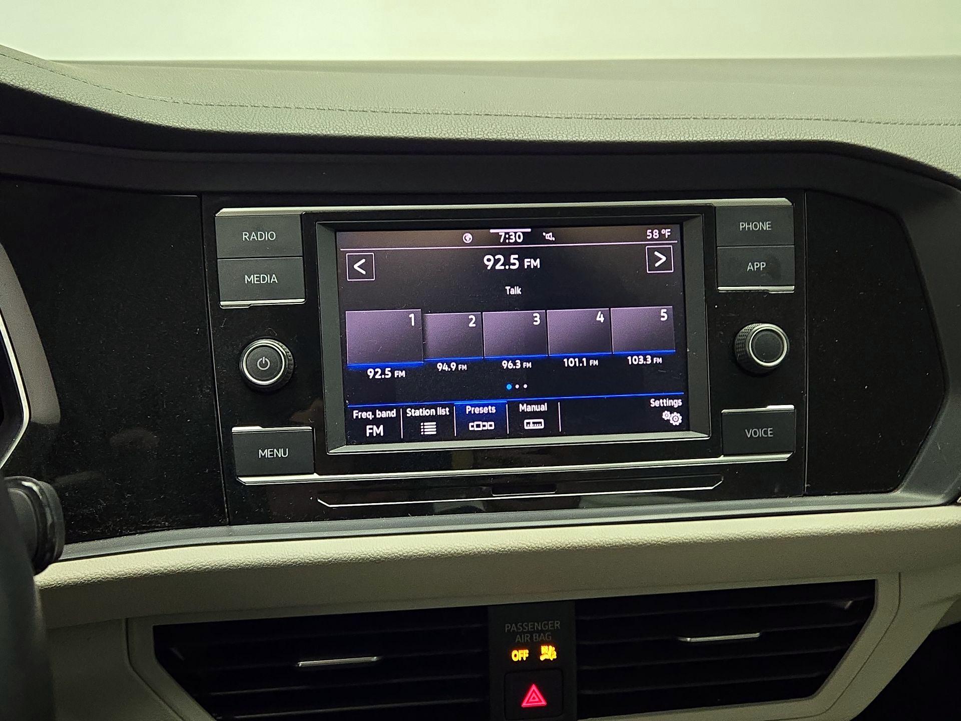 Thumbnail: 2022 Volkswagen Jetta - 15