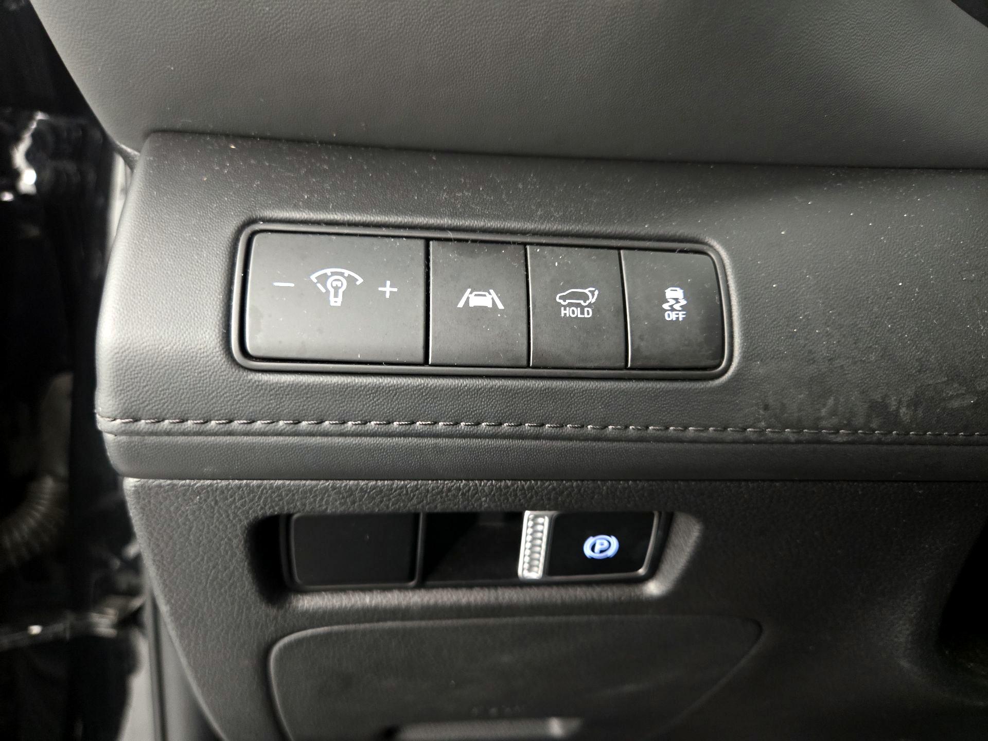 Thumbnail: 2023 Hyundai Santa Fe - 13