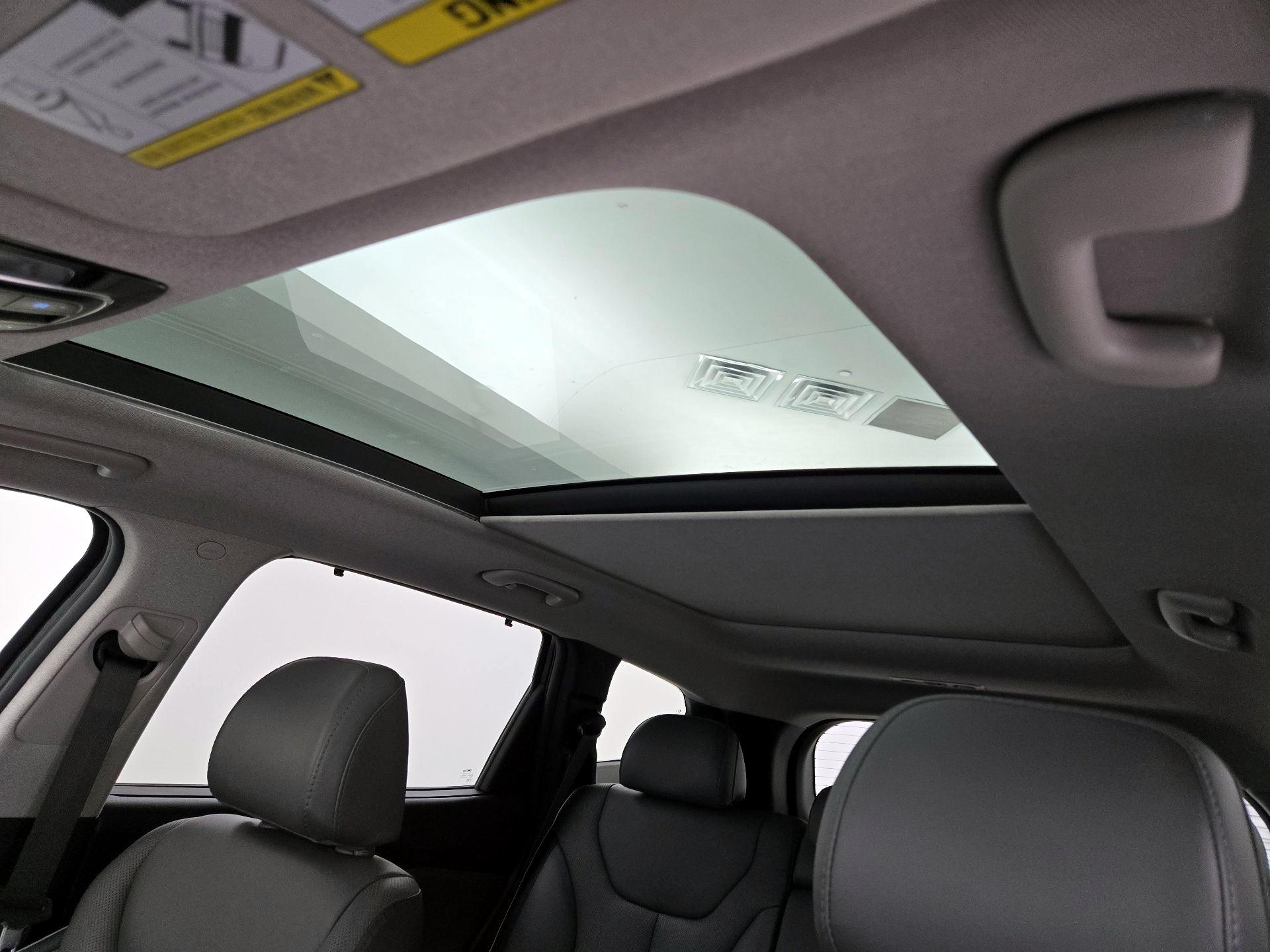 Thumbnail: 2023 Hyundai Santa Fe - 20