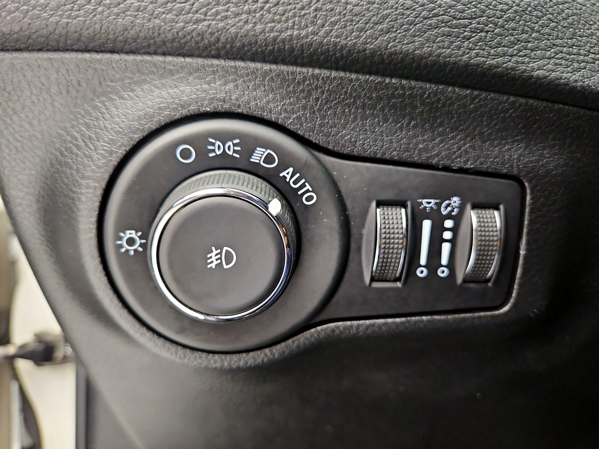 Thumbnail: 2021 Jeep Compass - 13