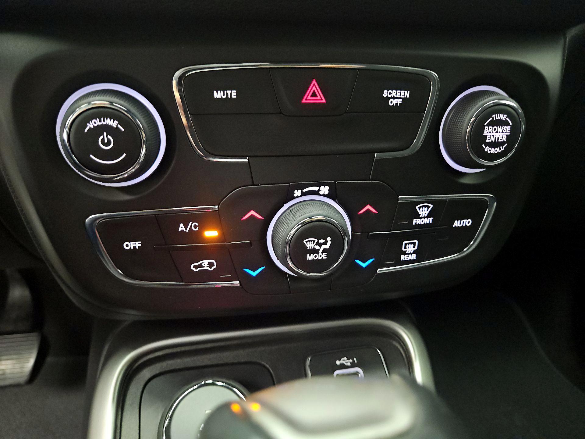 Thumbnail: 2021 Jeep Compass - 16