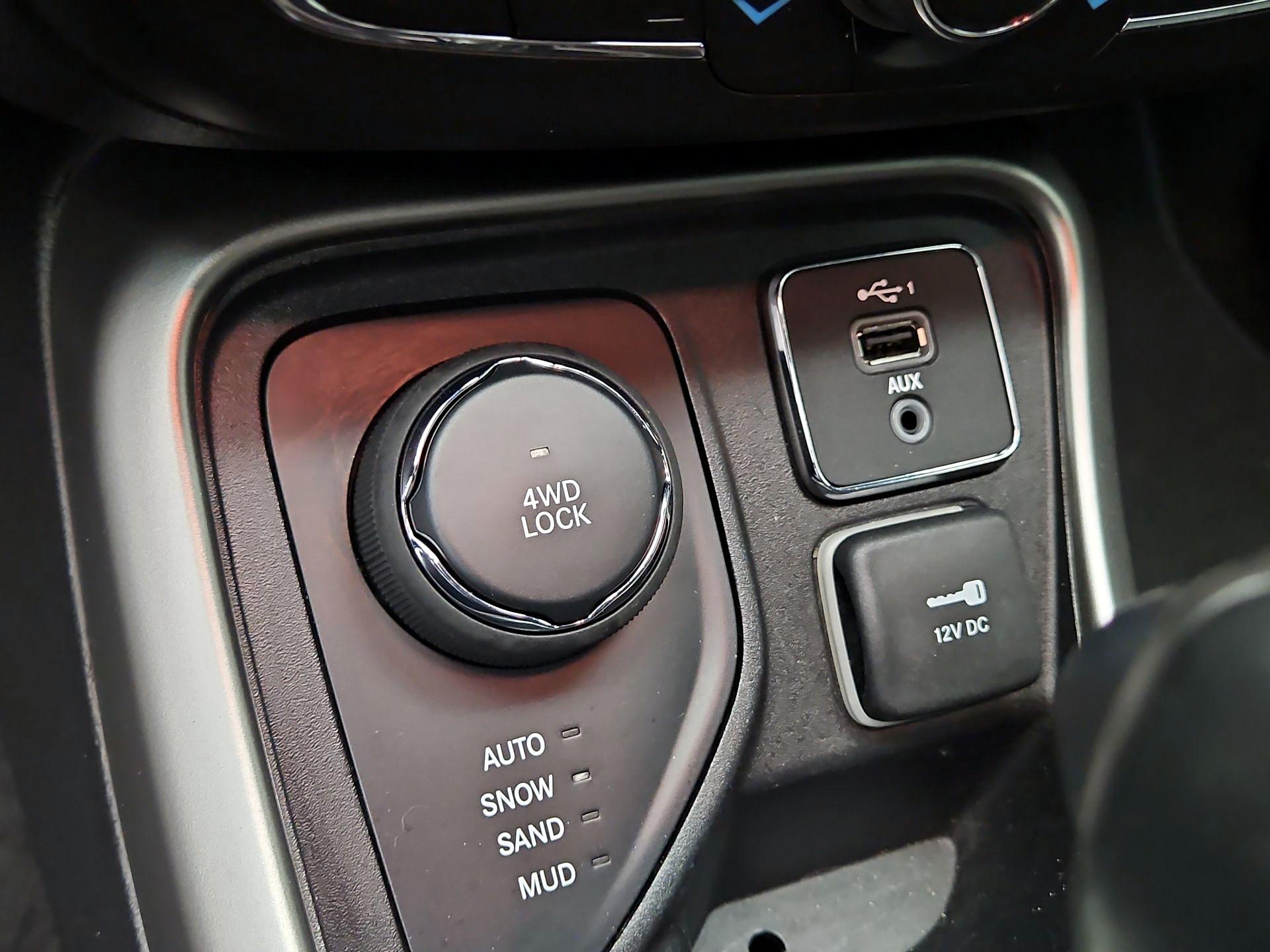 Thumbnail: 2021 Jeep Compass - 18