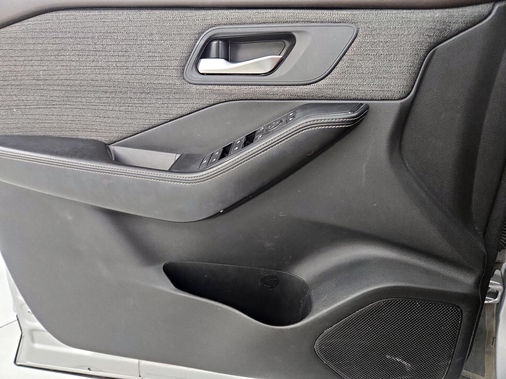 Thumbnail: 2021 Nissan Rogue - 12