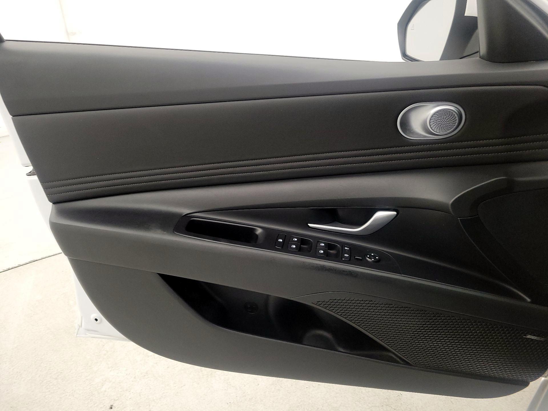 Thumbnail: 2024 Hyundai Elantra - 12