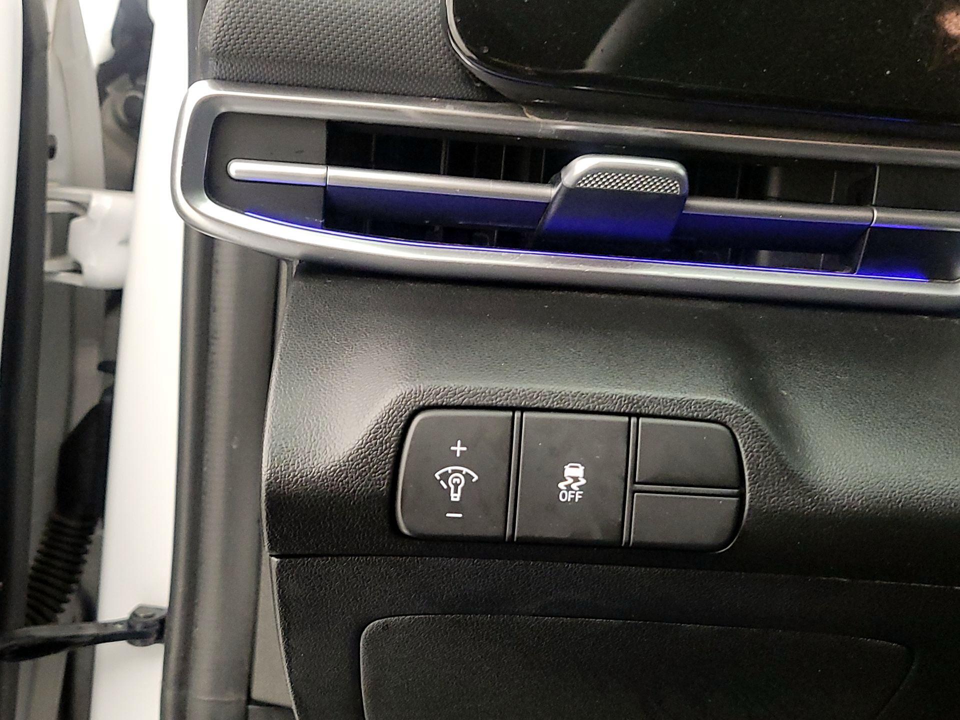 Thumbnail: 2024 Hyundai Elantra - 13