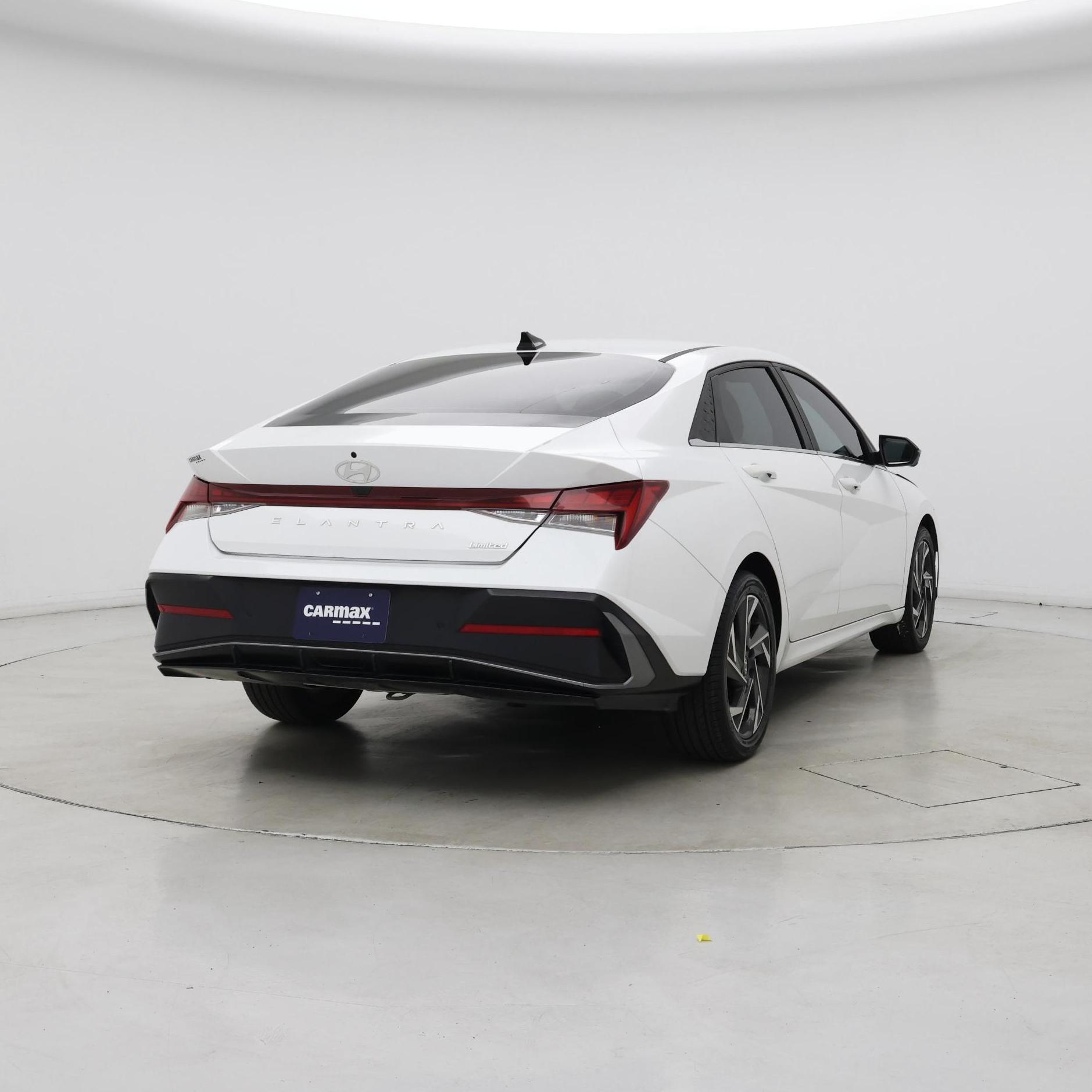 Thumbnail: 2024 Hyundai Elantra - 8