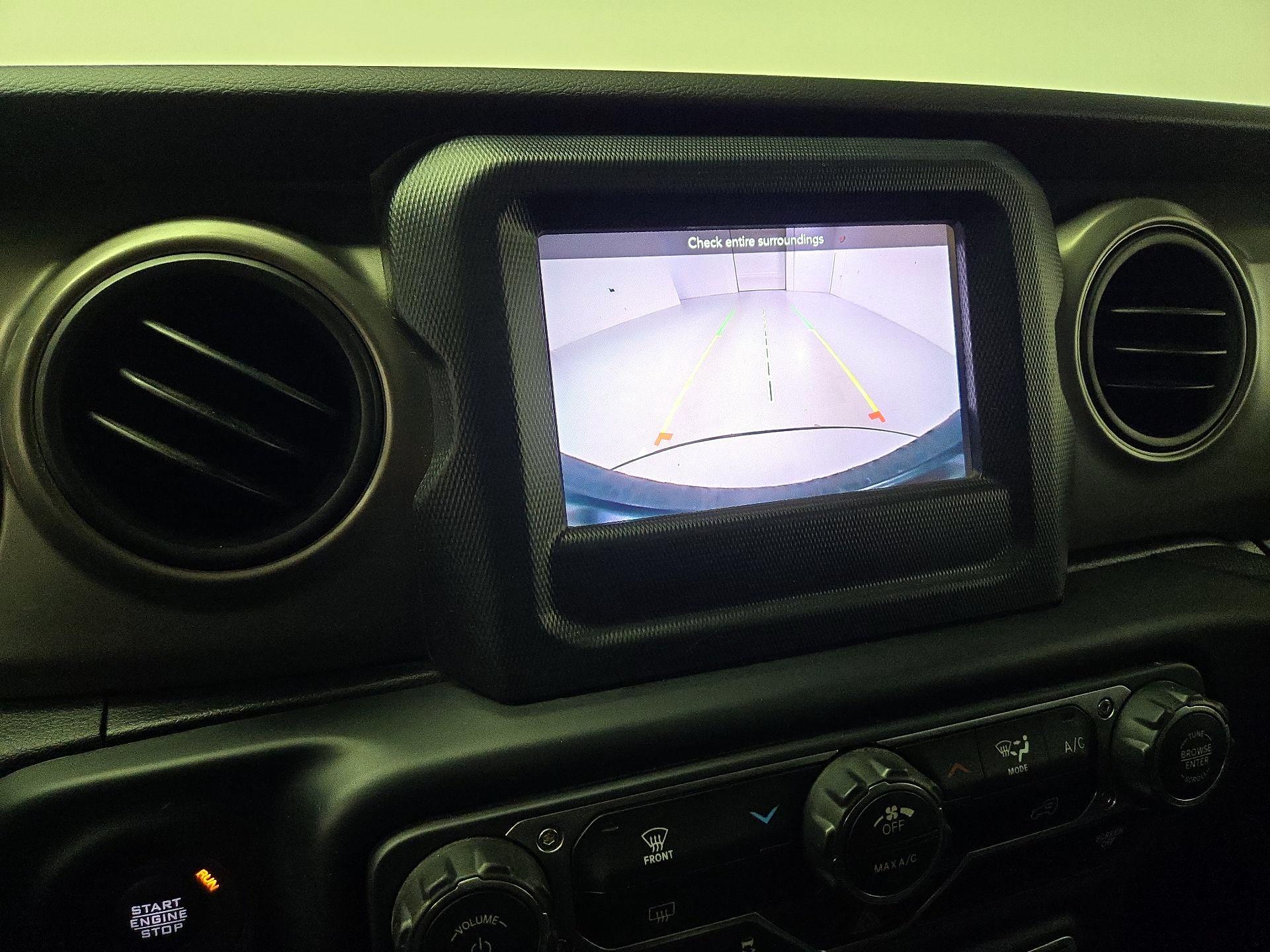 Thumbnail: 2022 Jeep Wrangler - 14