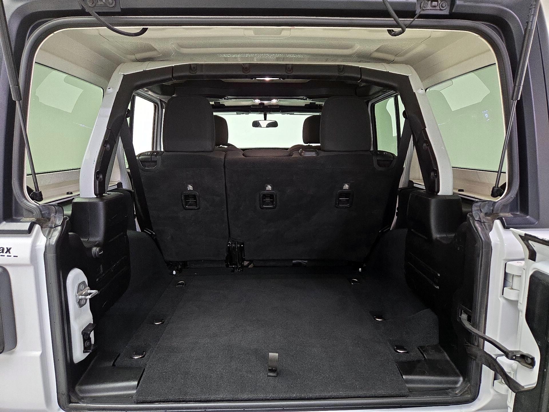 Thumbnail: 2022 Jeep Wrangler - 20