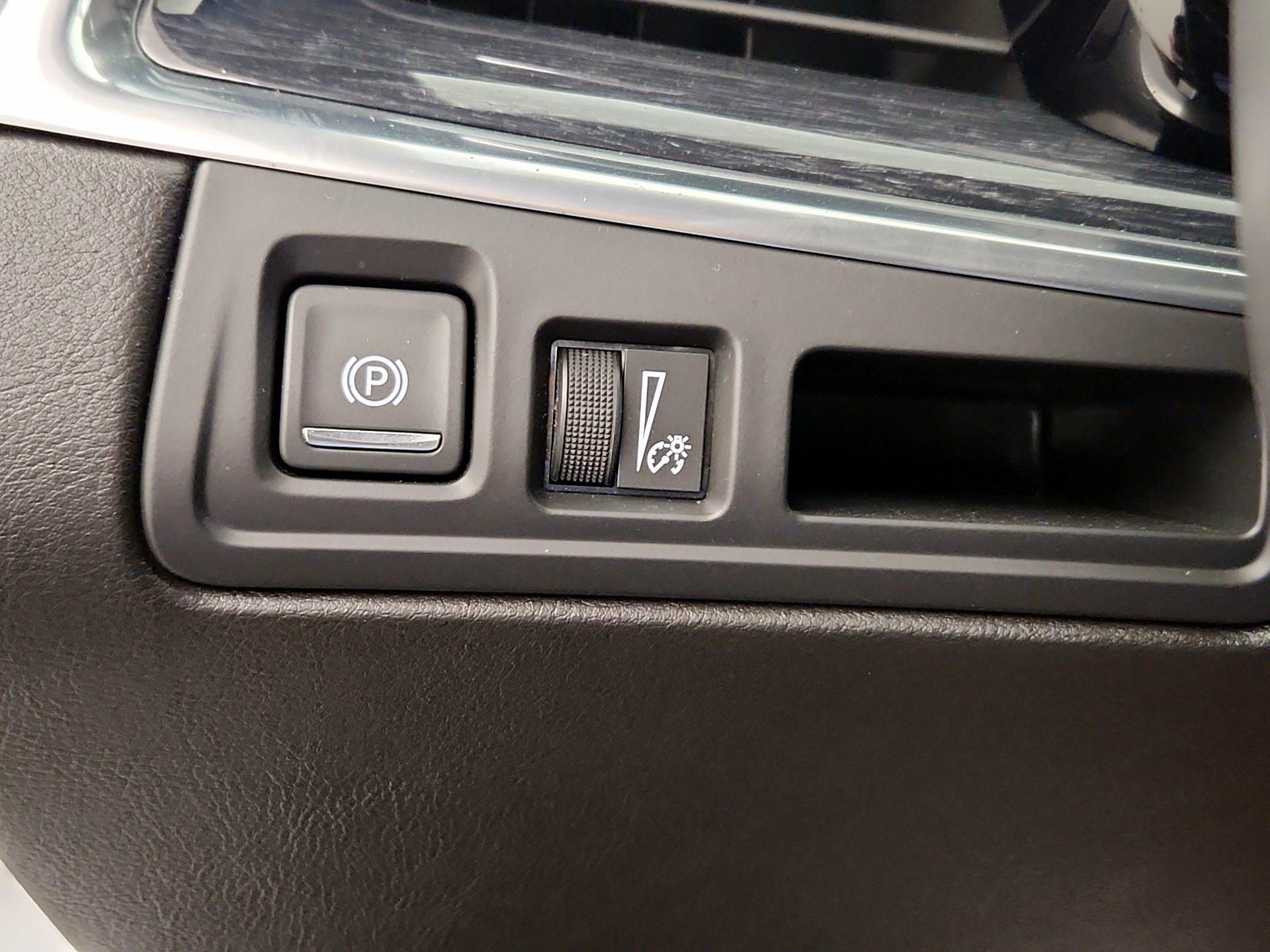 Thumbnail: 2020 Cadillac XT5 - 13