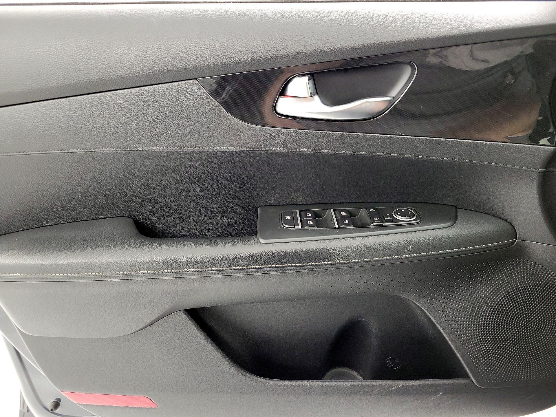 Thumbnail: 2022 Kia Forte - 12