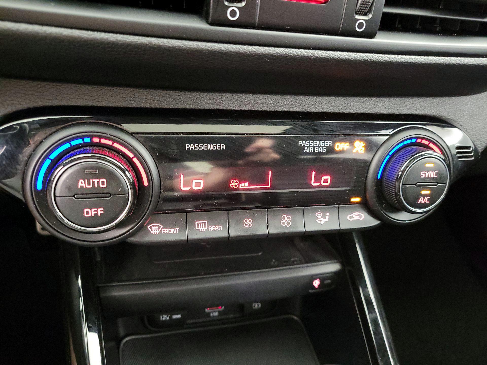 Thumbnail: 2022 Kia Forte - 17