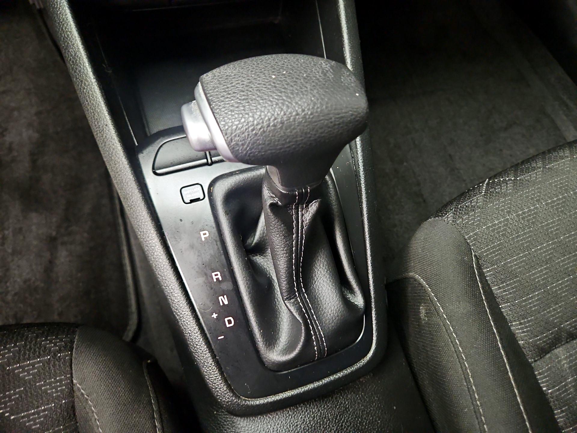 Thumbnail: 2023 Kia Rio - 17