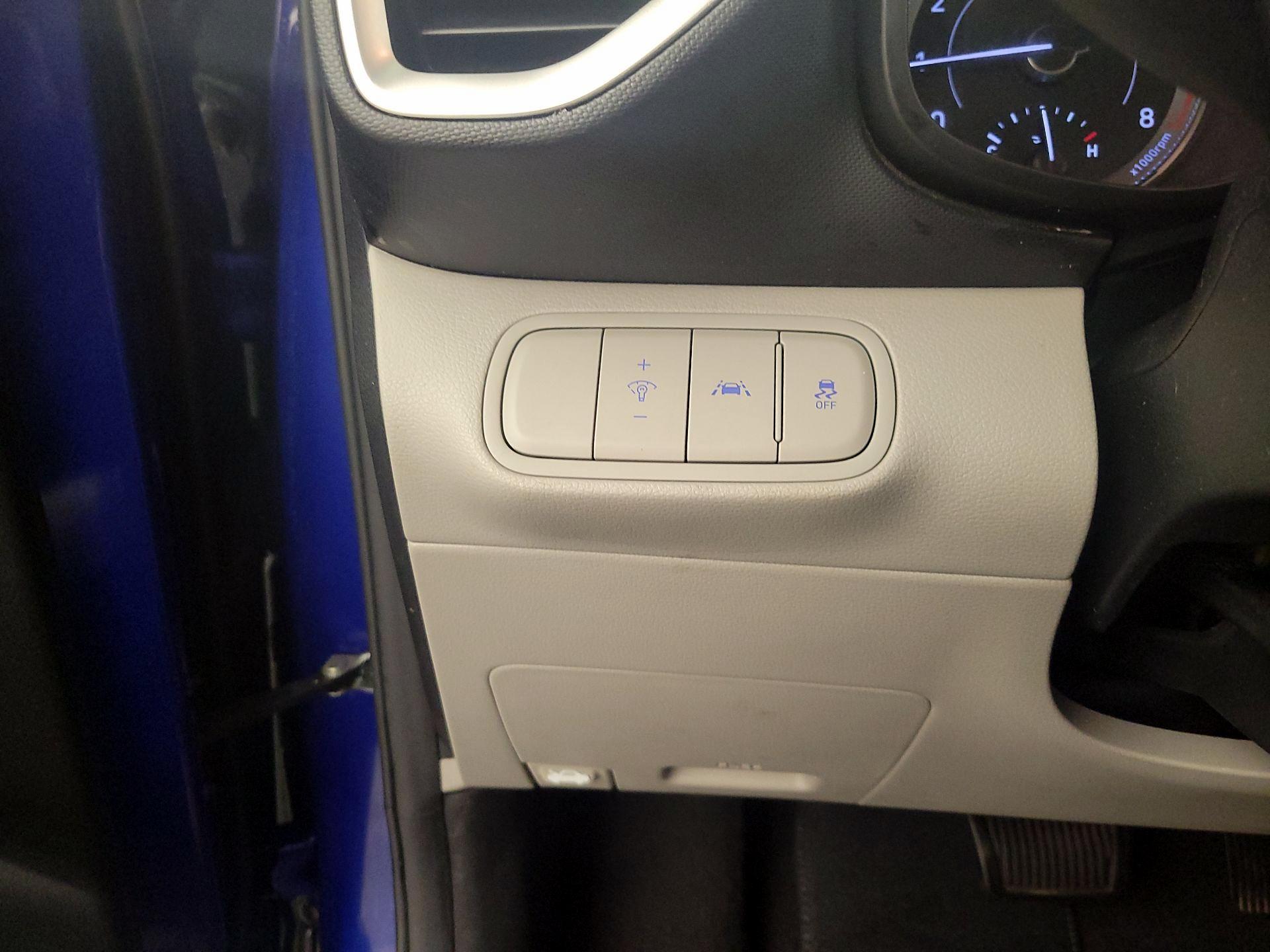 Thumbnail: 2022 Hyundai Venue - 13