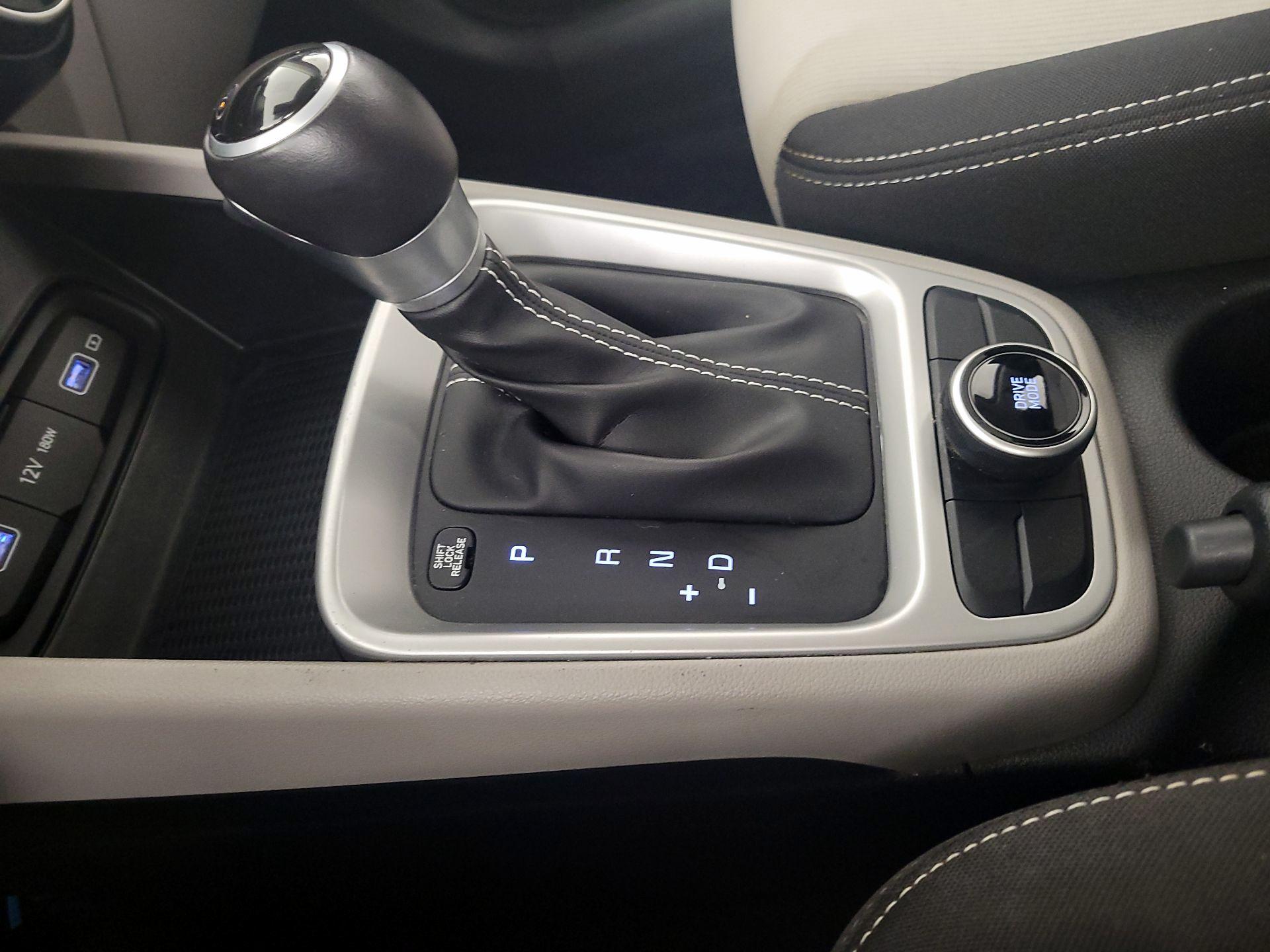 Thumbnail: 2022 Hyundai Venue - 17