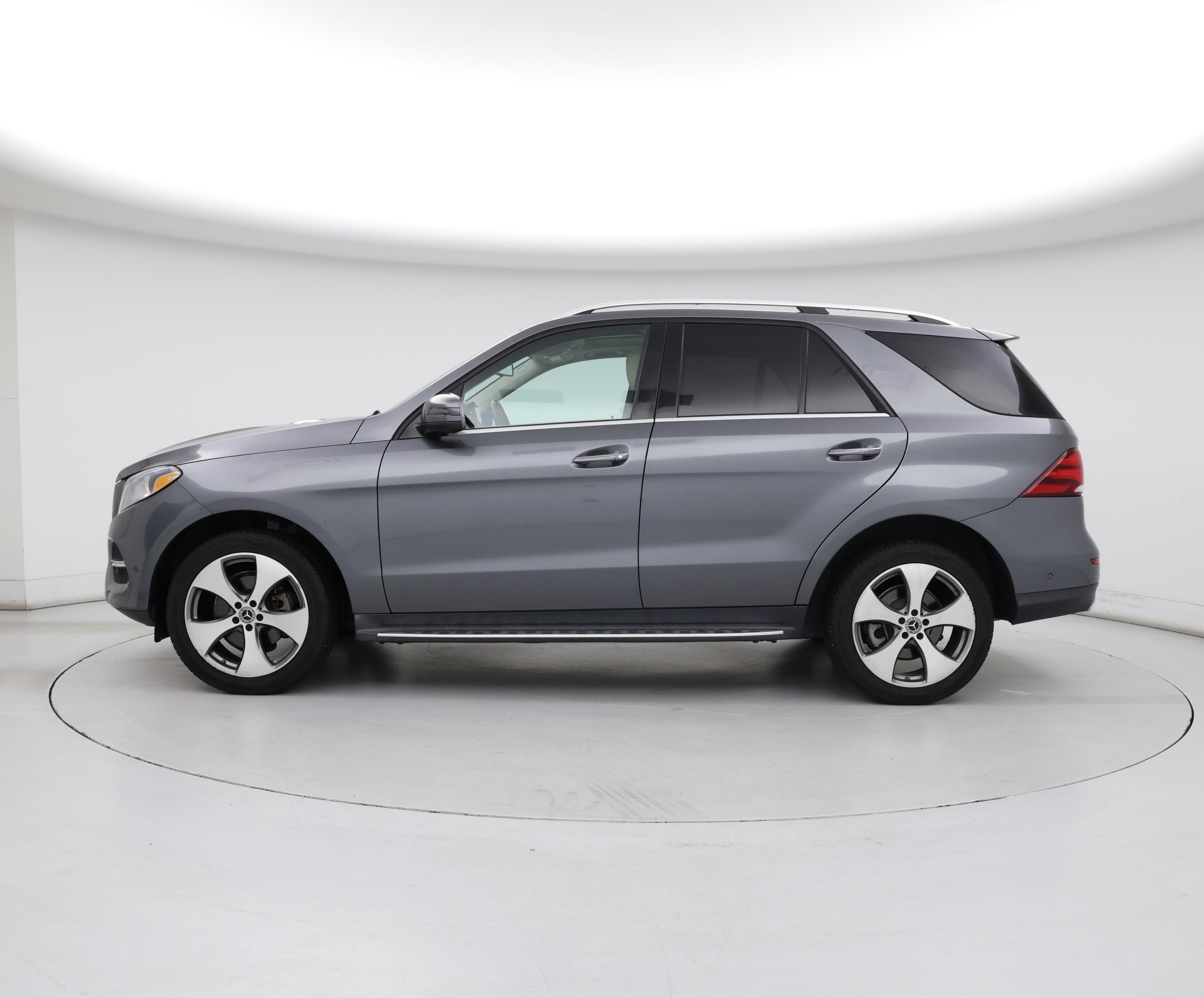 Thumbnail: 2017 Mercedes-Benz GLE - 3