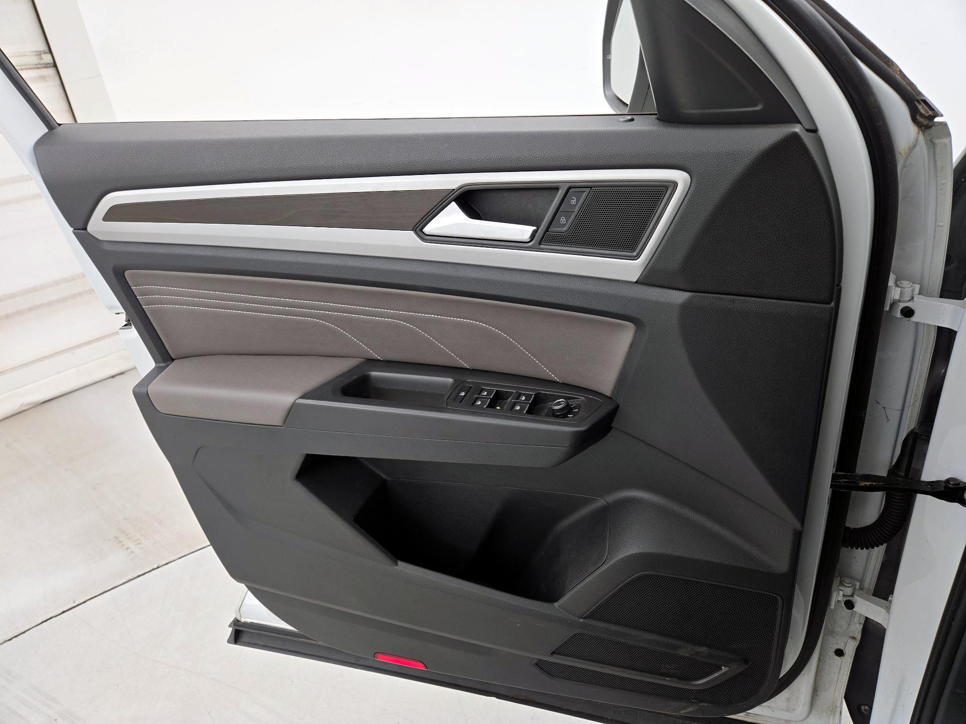 Thumbnail: 2022 Volkswagen Atlas - 12