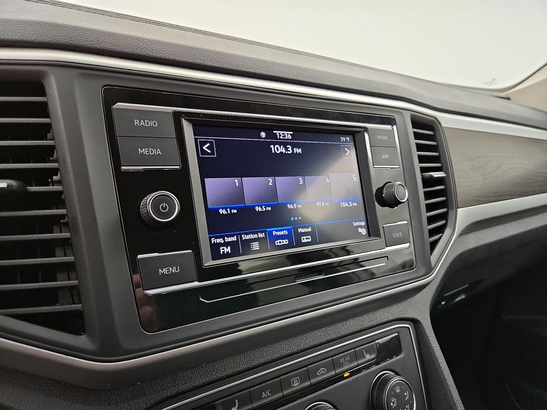 Thumbnail: 2022 Volkswagen Atlas - 15