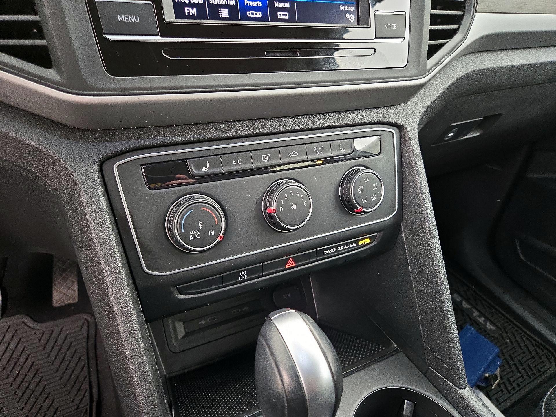 Thumbnail: 2022 Volkswagen Atlas - 16