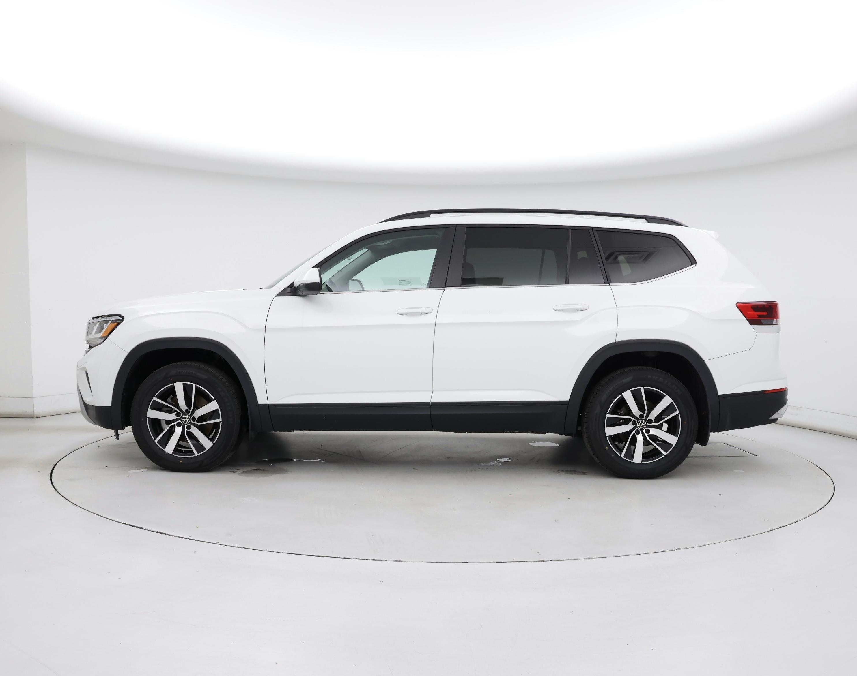 Thumbnail: 2022 Volkswagen Atlas - 3