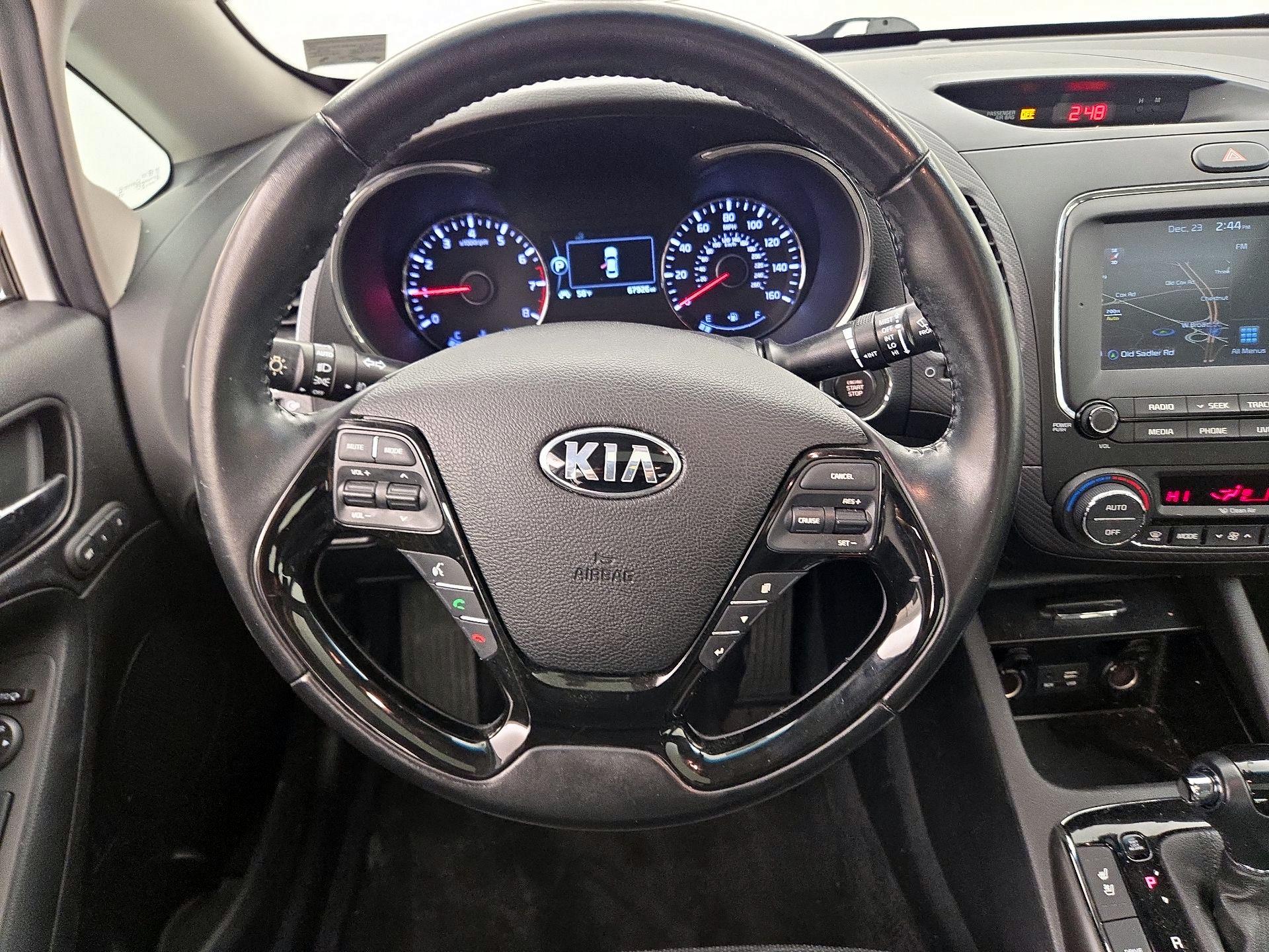 Thumbnail: 2017 Kia Forte - 10