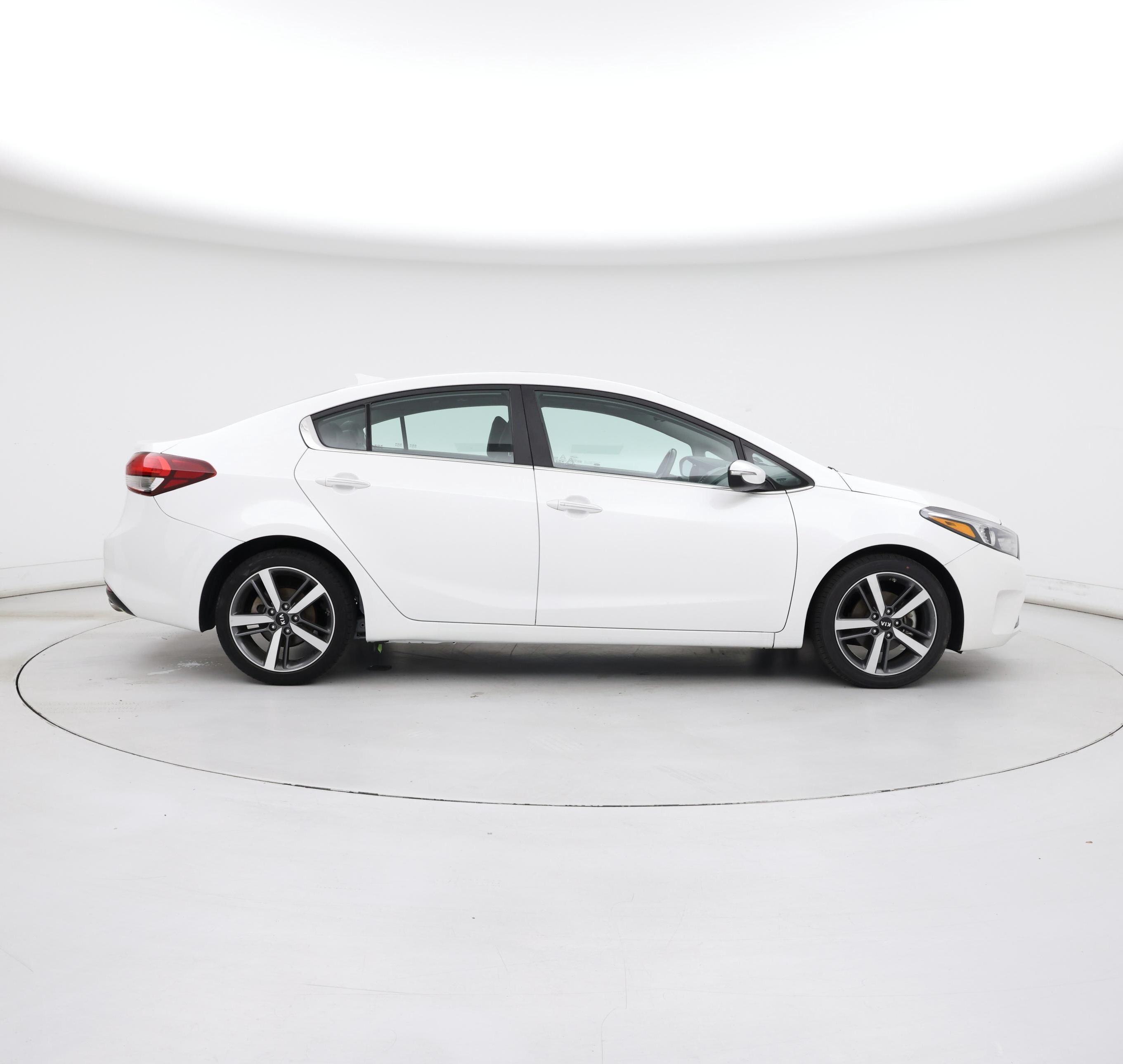 Thumbnail: 2017 Kia Forte - 7