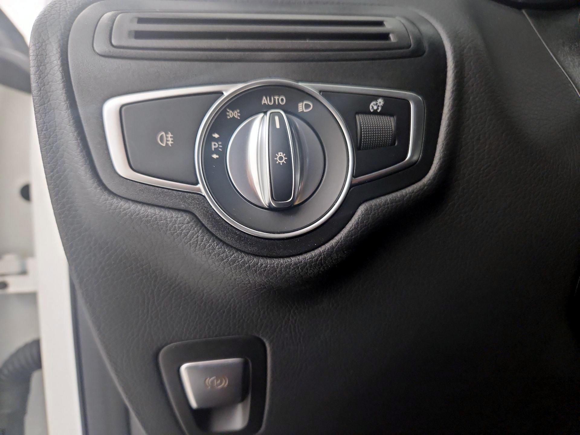 Thumbnail: 2023 Mercedes-Benz GLC - 13