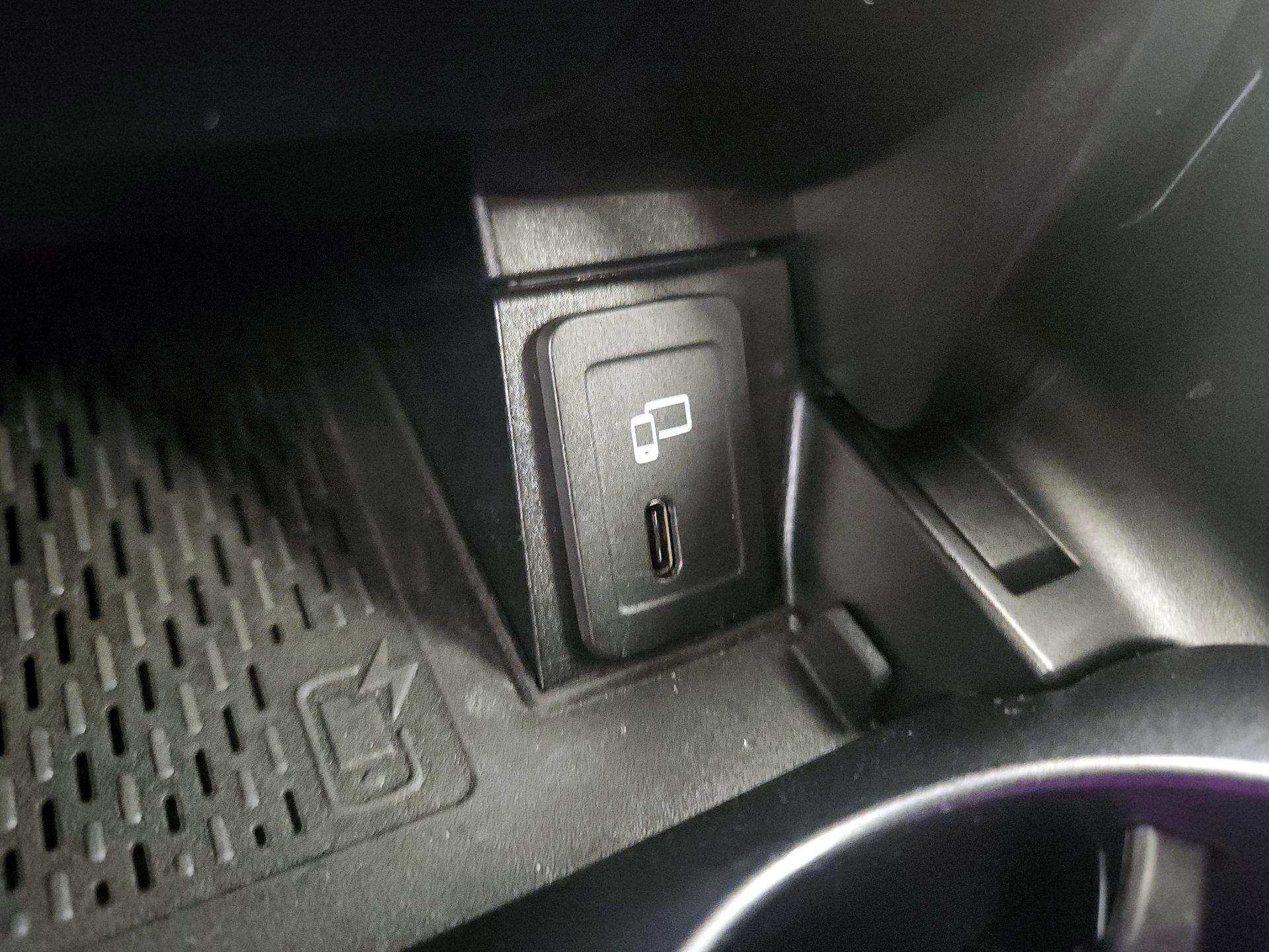 Thumbnail: 2023 Mercedes-Benz GLC - 18