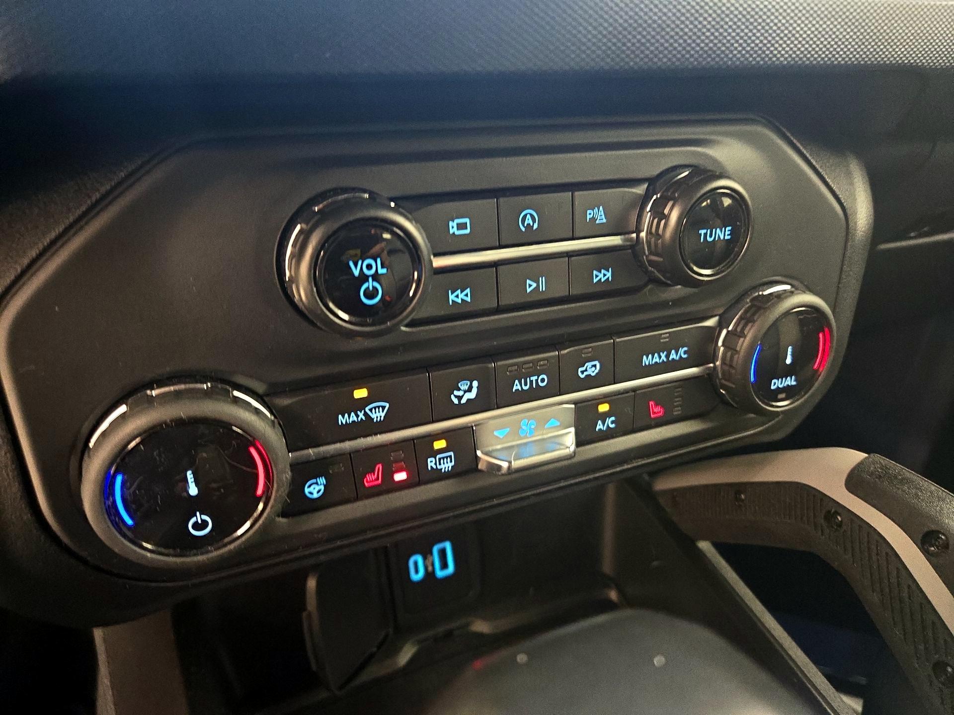 Thumbnail: 2022 Ford Bronco - 17