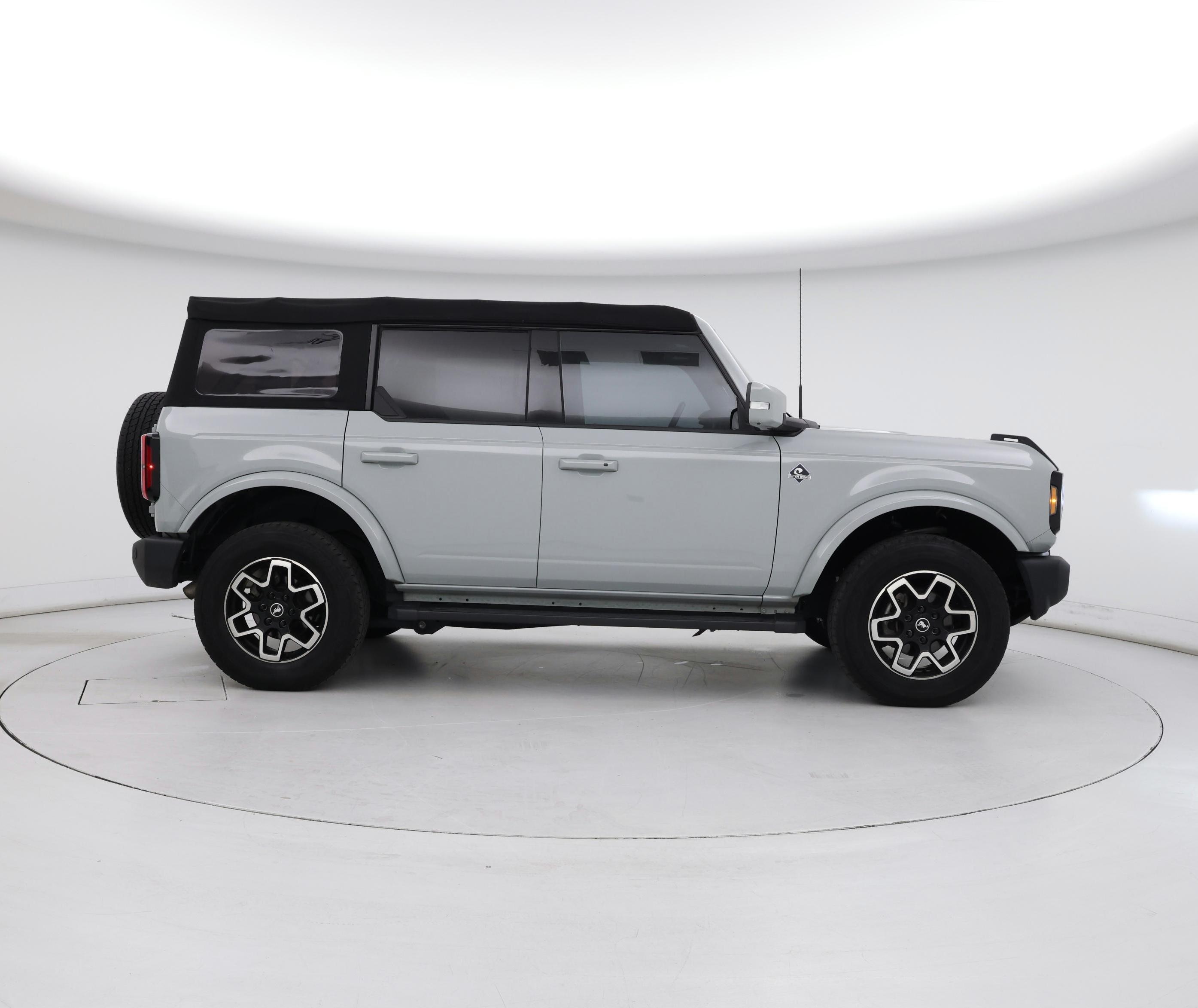 Thumbnail: 2022 Ford Bronco - 7